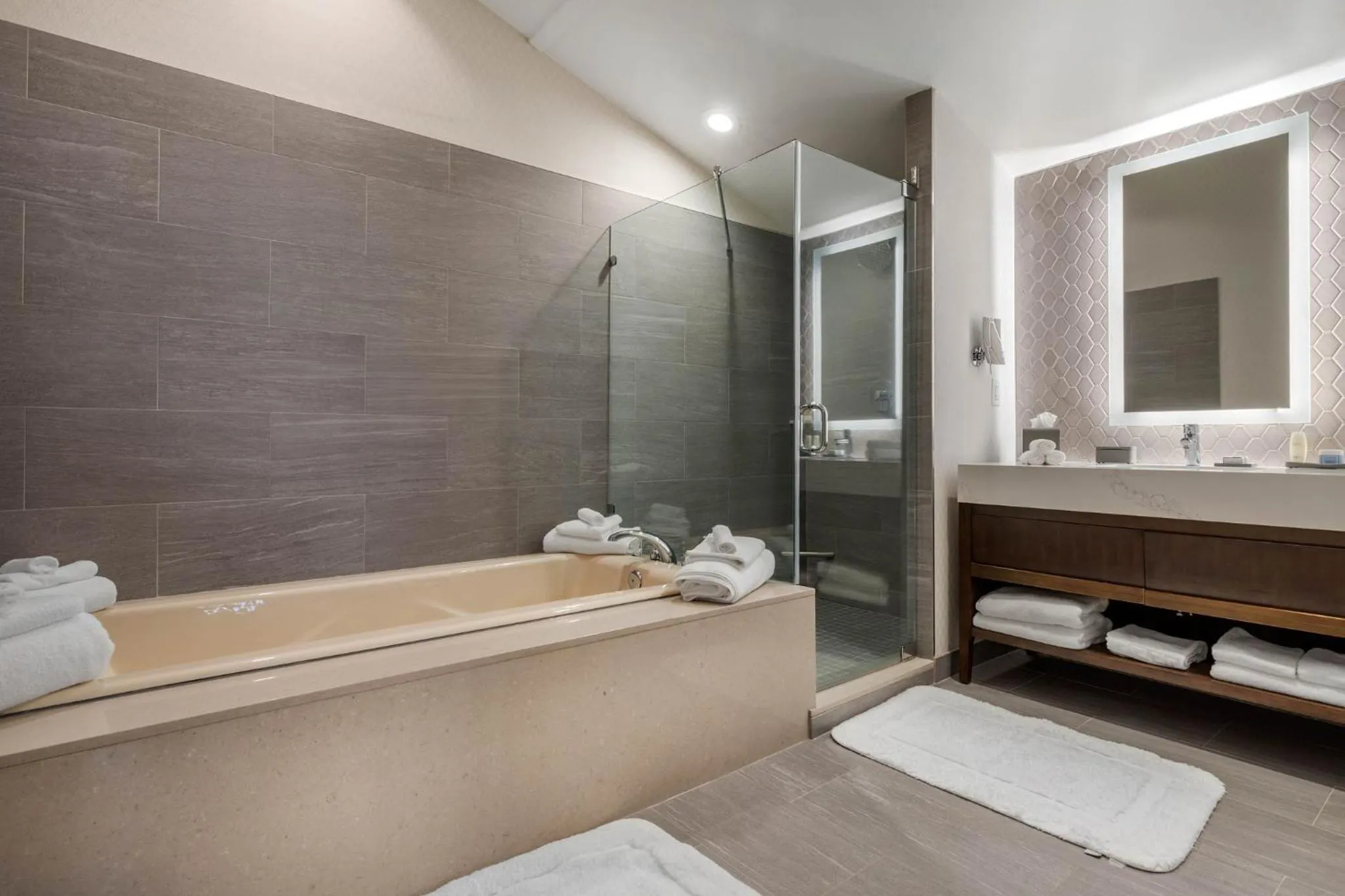 Bedroom in Omni Charlotte Hotel