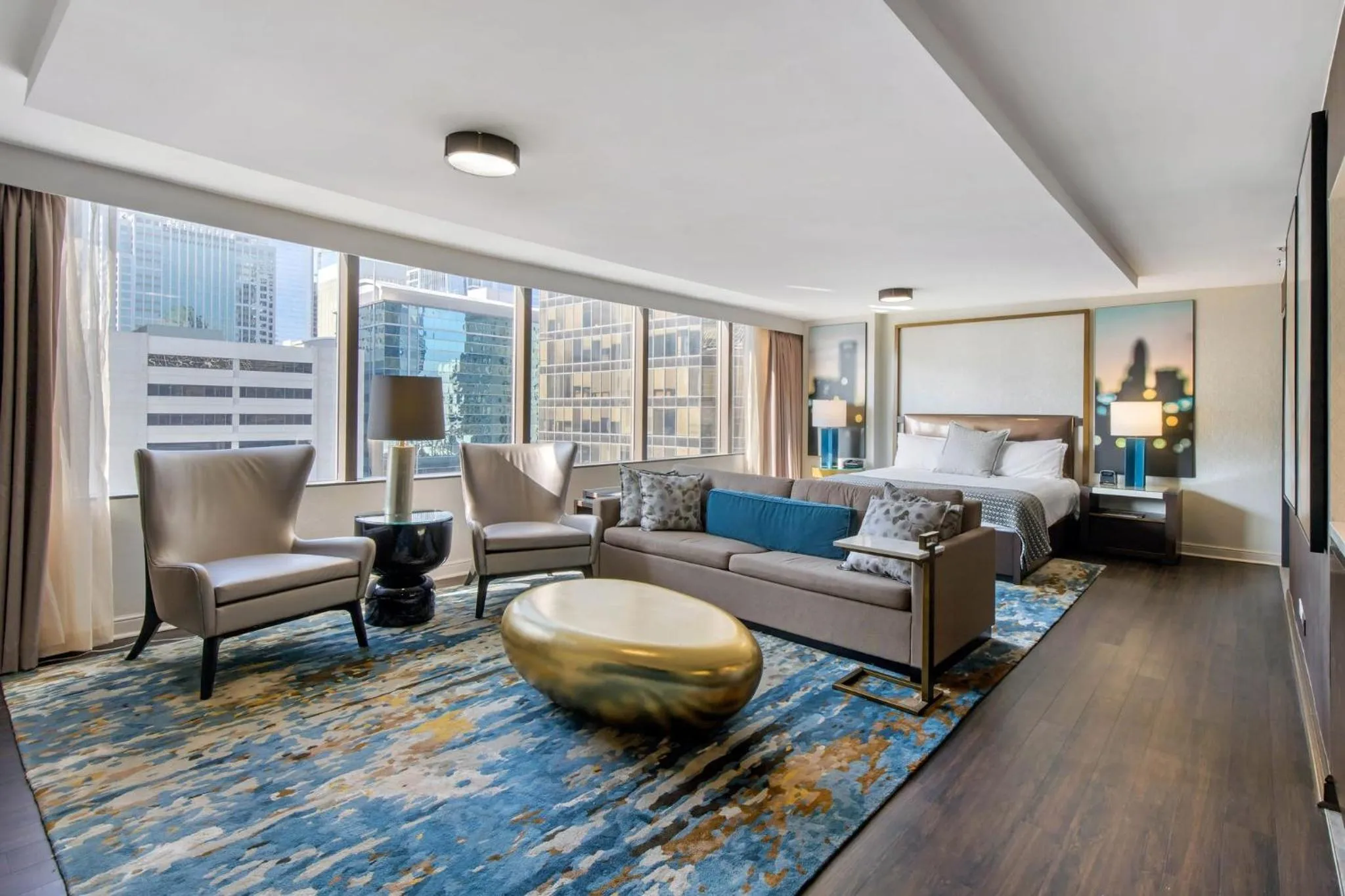 Bedroom, Bed in Omni Charlotte Hotel