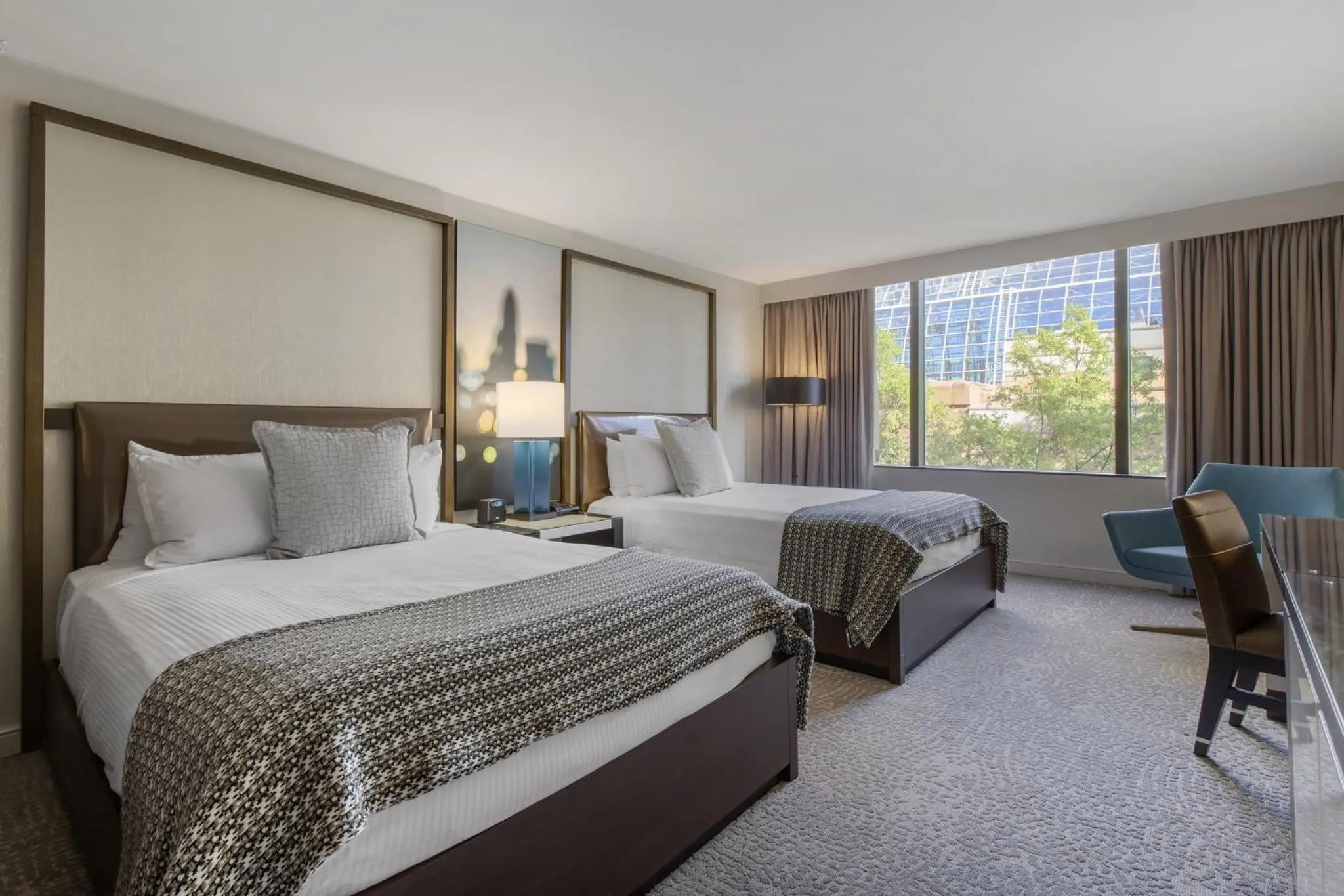 Photo of the whole room, Bed in Omni Charlotte Hotel