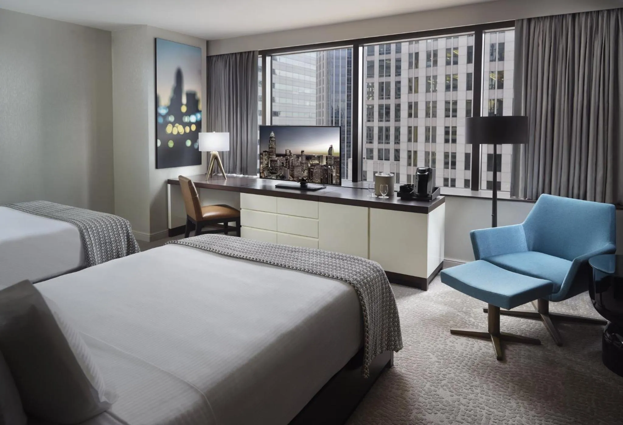 Bedroom, Bed in Omni Charlotte Hotel