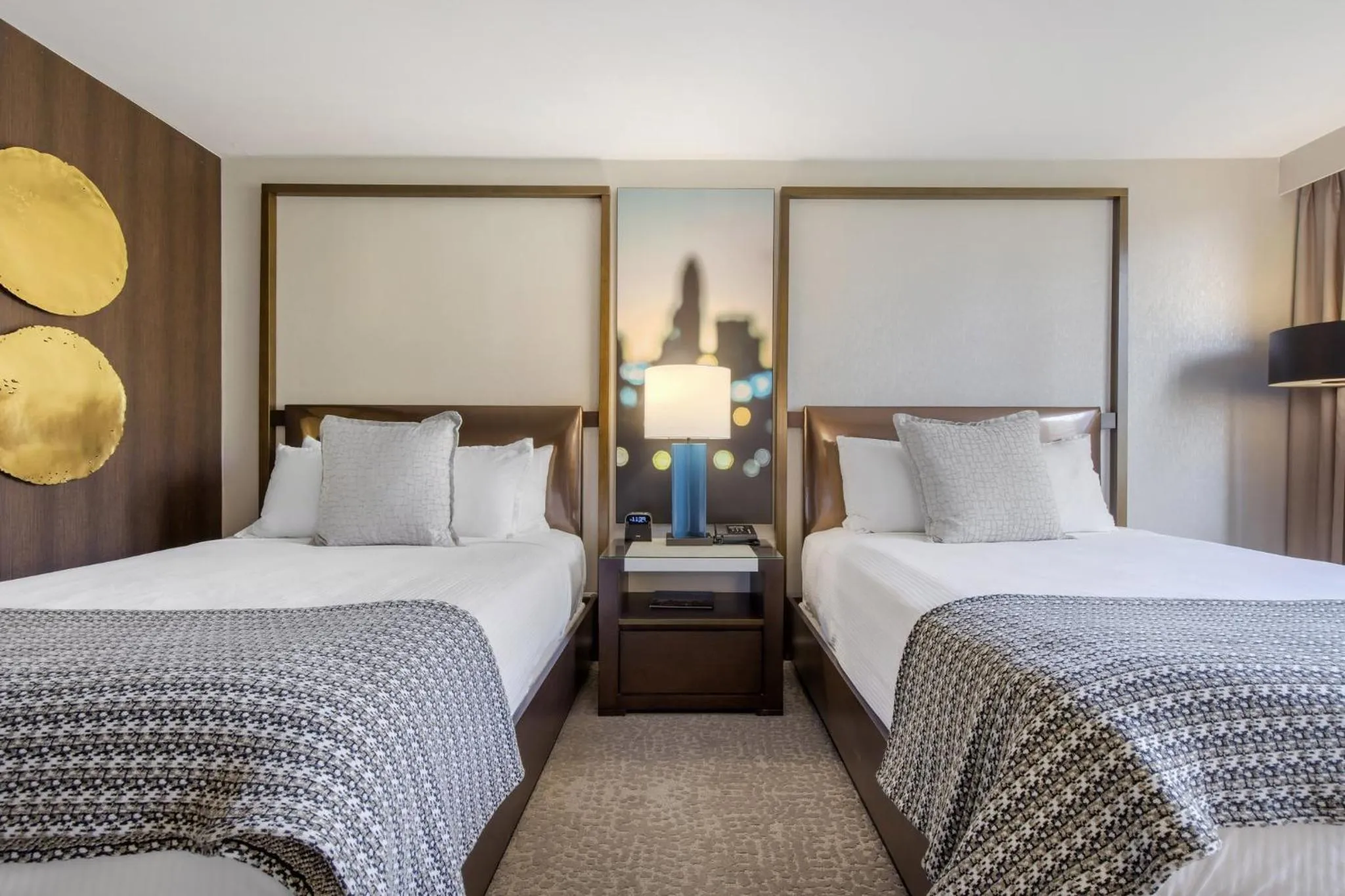 Photo of the whole room, Bed in Omni Charlotte Hotel