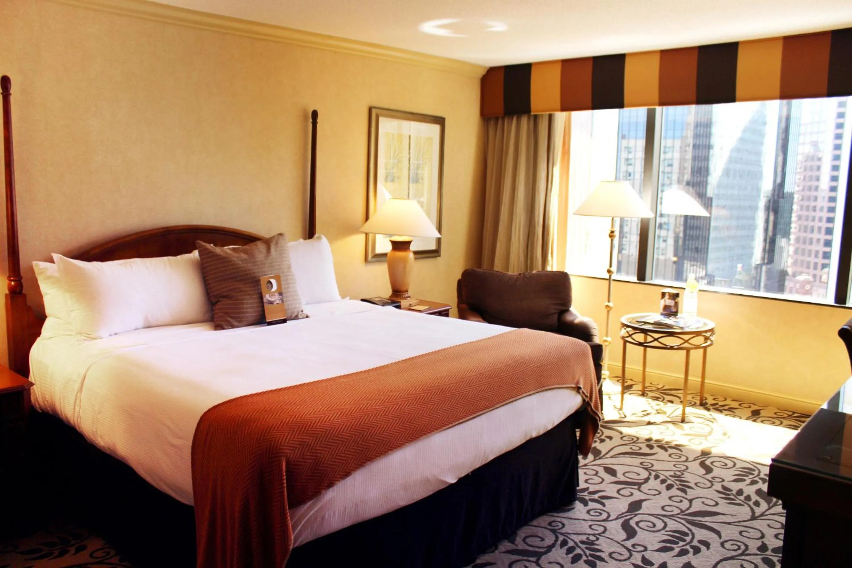 Photo of the whole room, Bed in Omni Charlotte Hotel