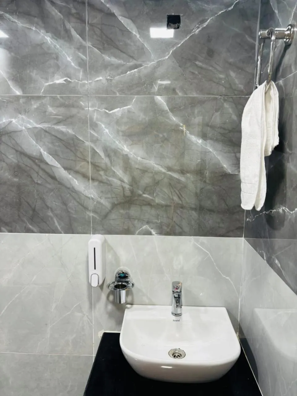 Shower in Hotel Amar