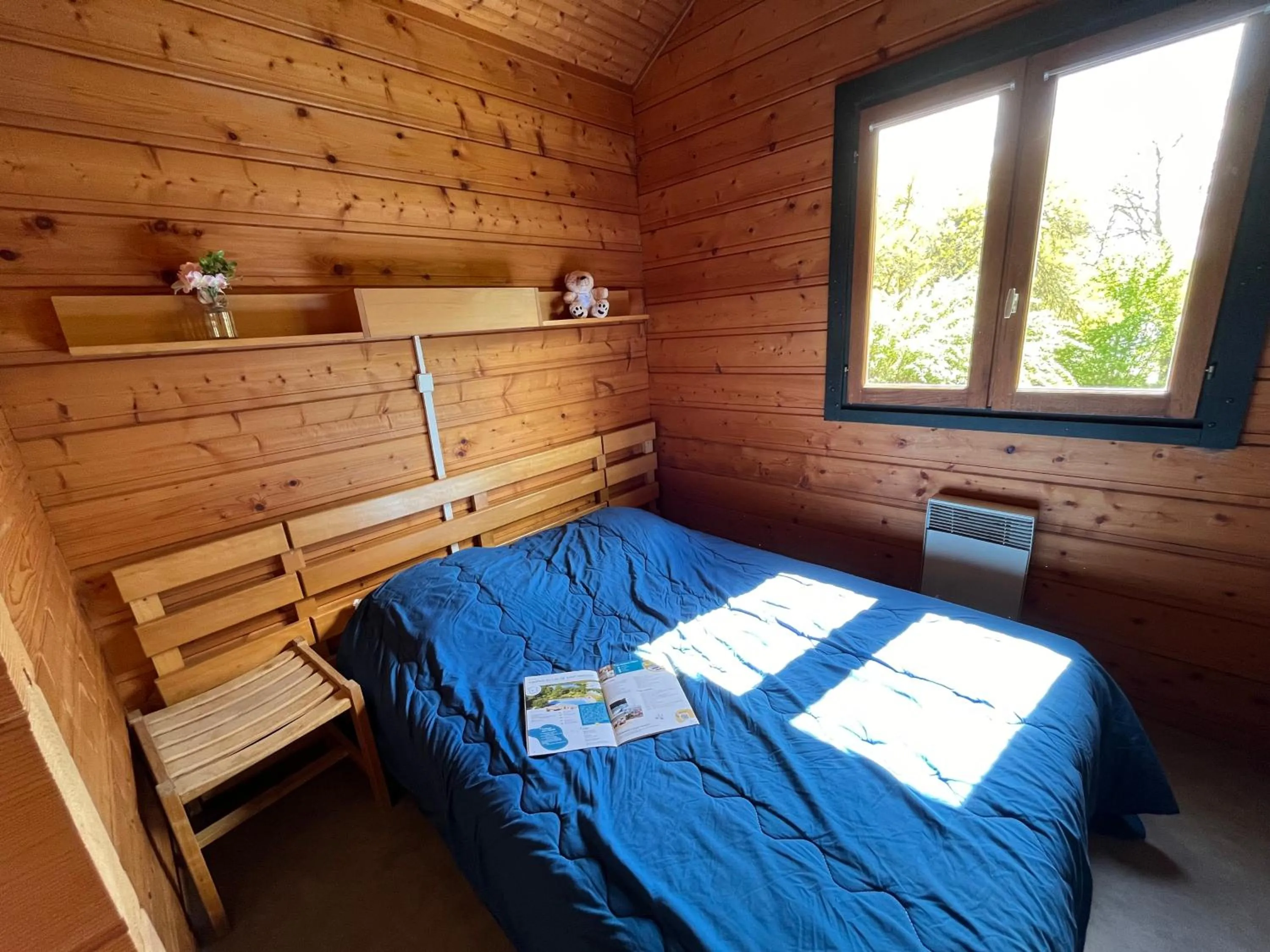Bedroom in Camping du Lac de Saint-Pardoux