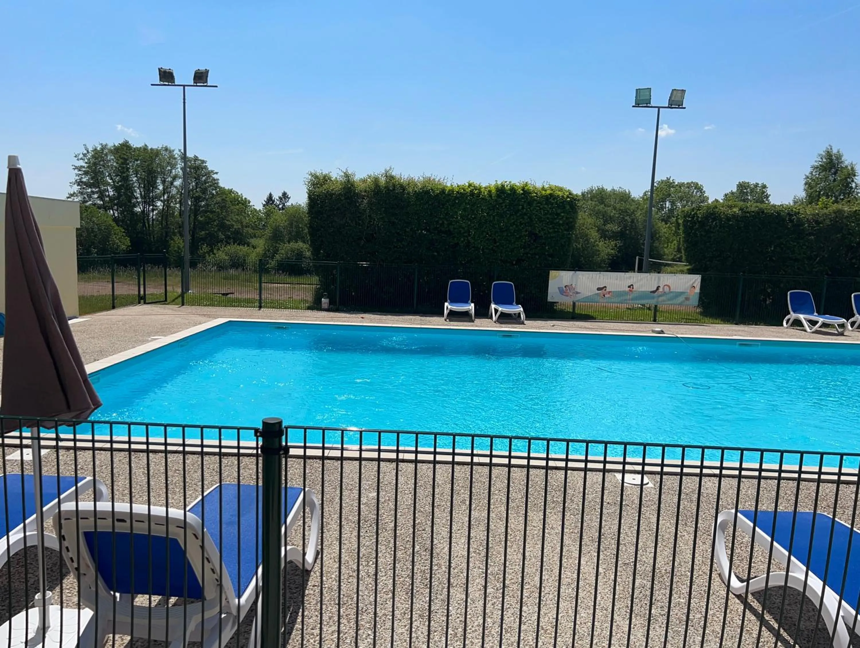 Swimming pool in Camping de Saulieu