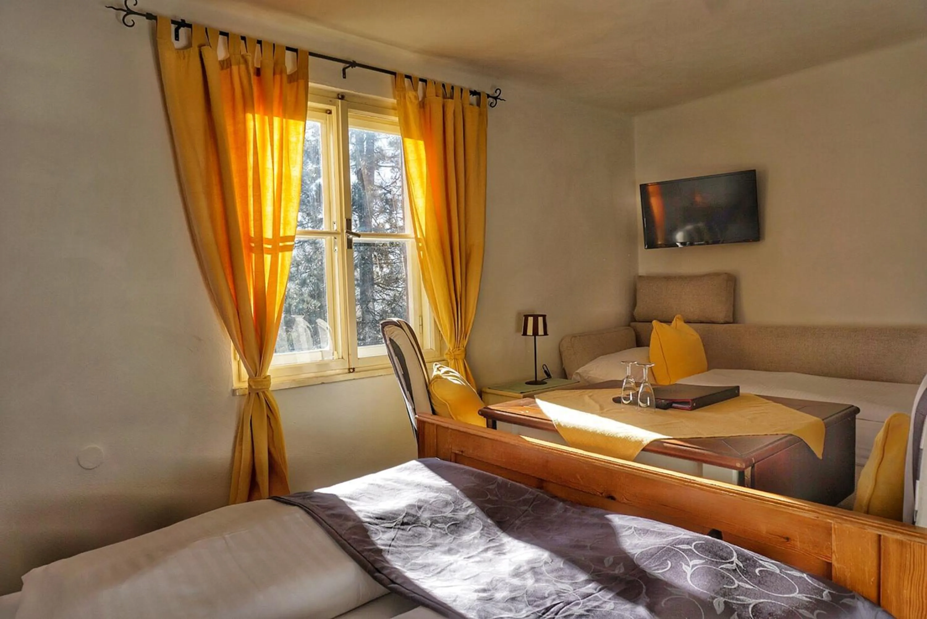 Bed in Hotel Schlosswirt