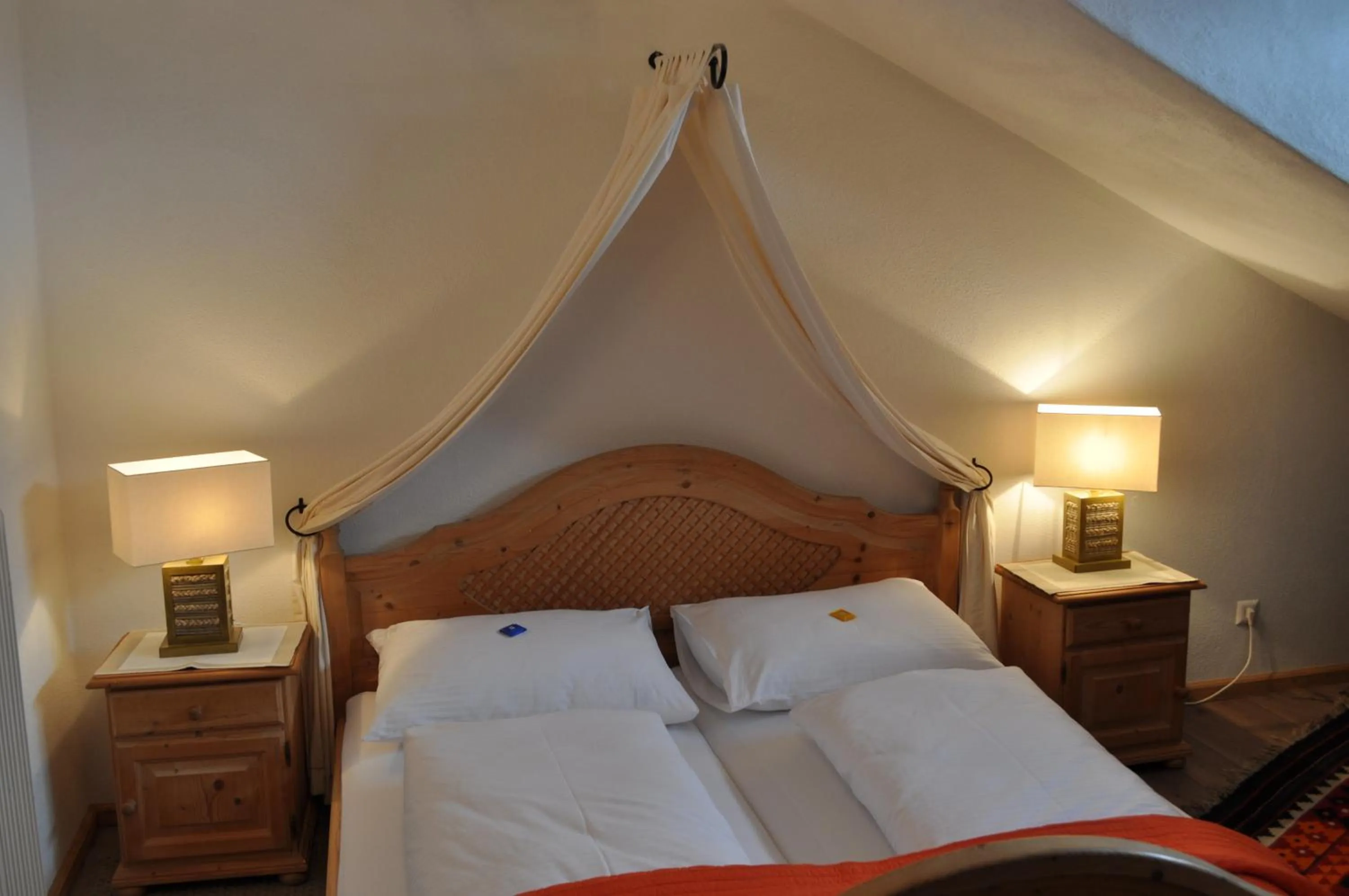 Bed in Hotel Schlosswirt