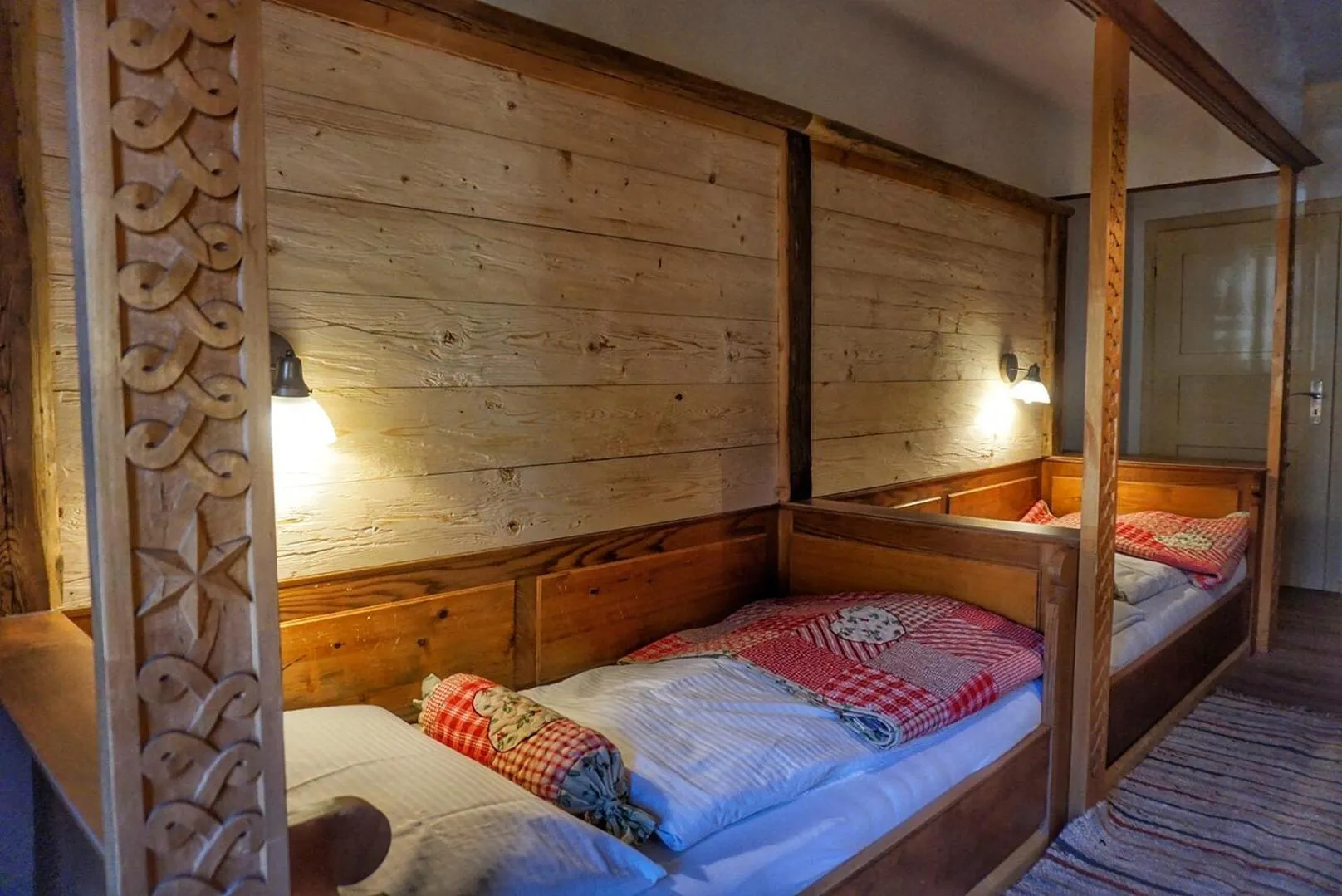 Bed in Hotel Schlosswirt