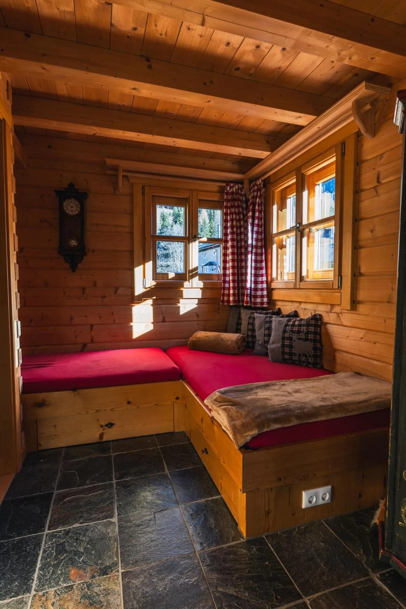 Bed in Hotel Schlosswirt