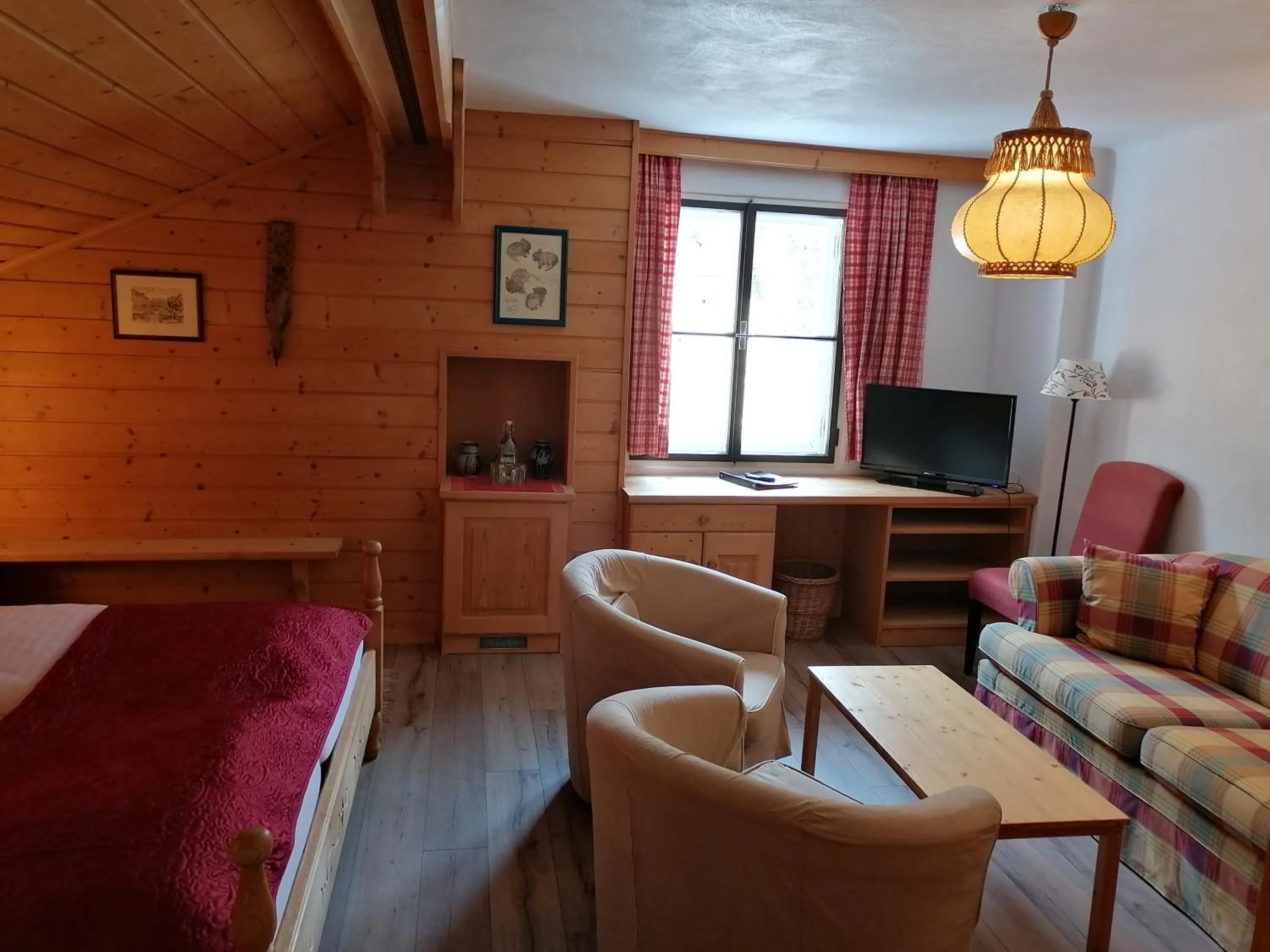 Staff, Bed in Hotel Schlosswirt