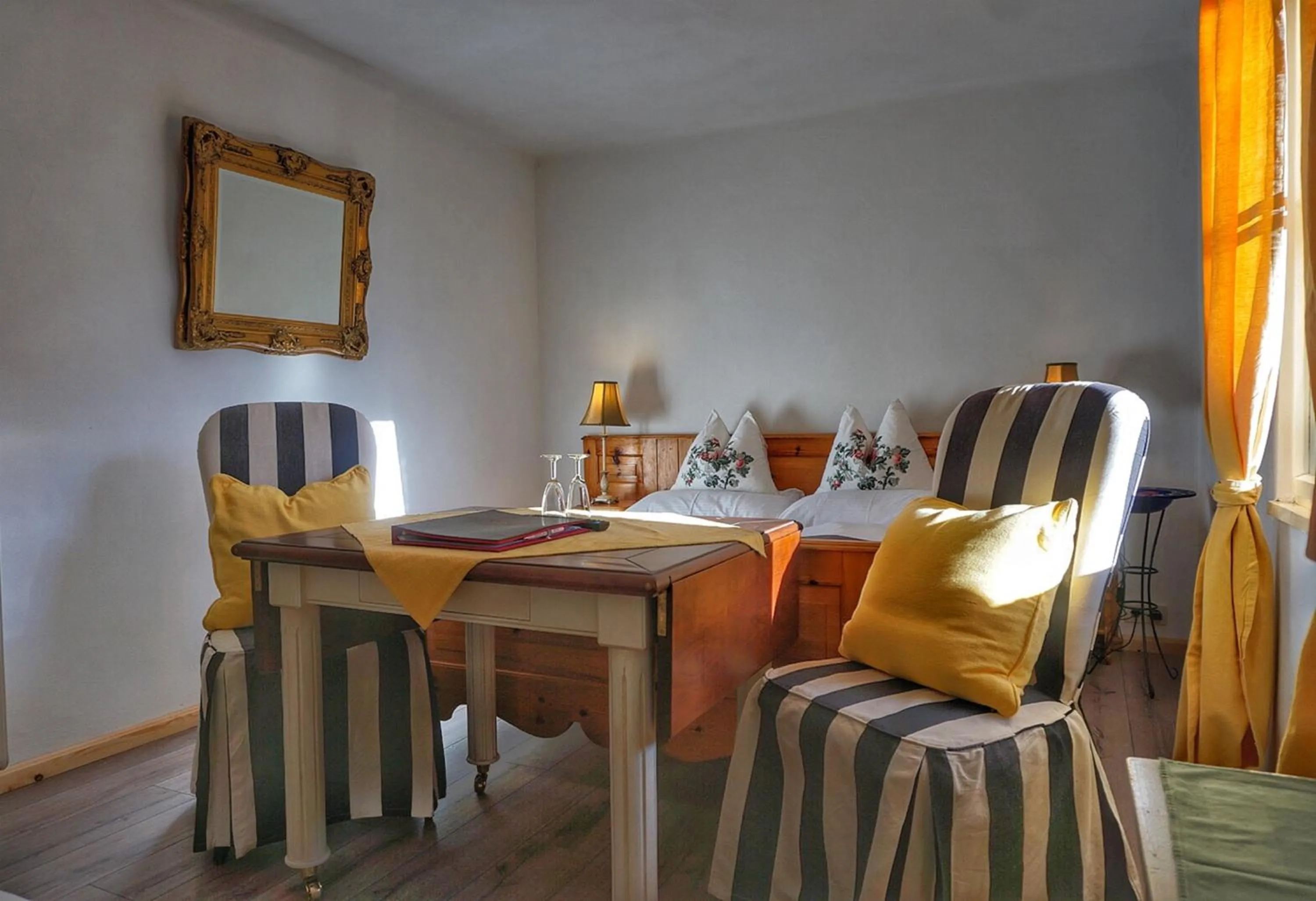 Bed in Hotel Schlosswirt