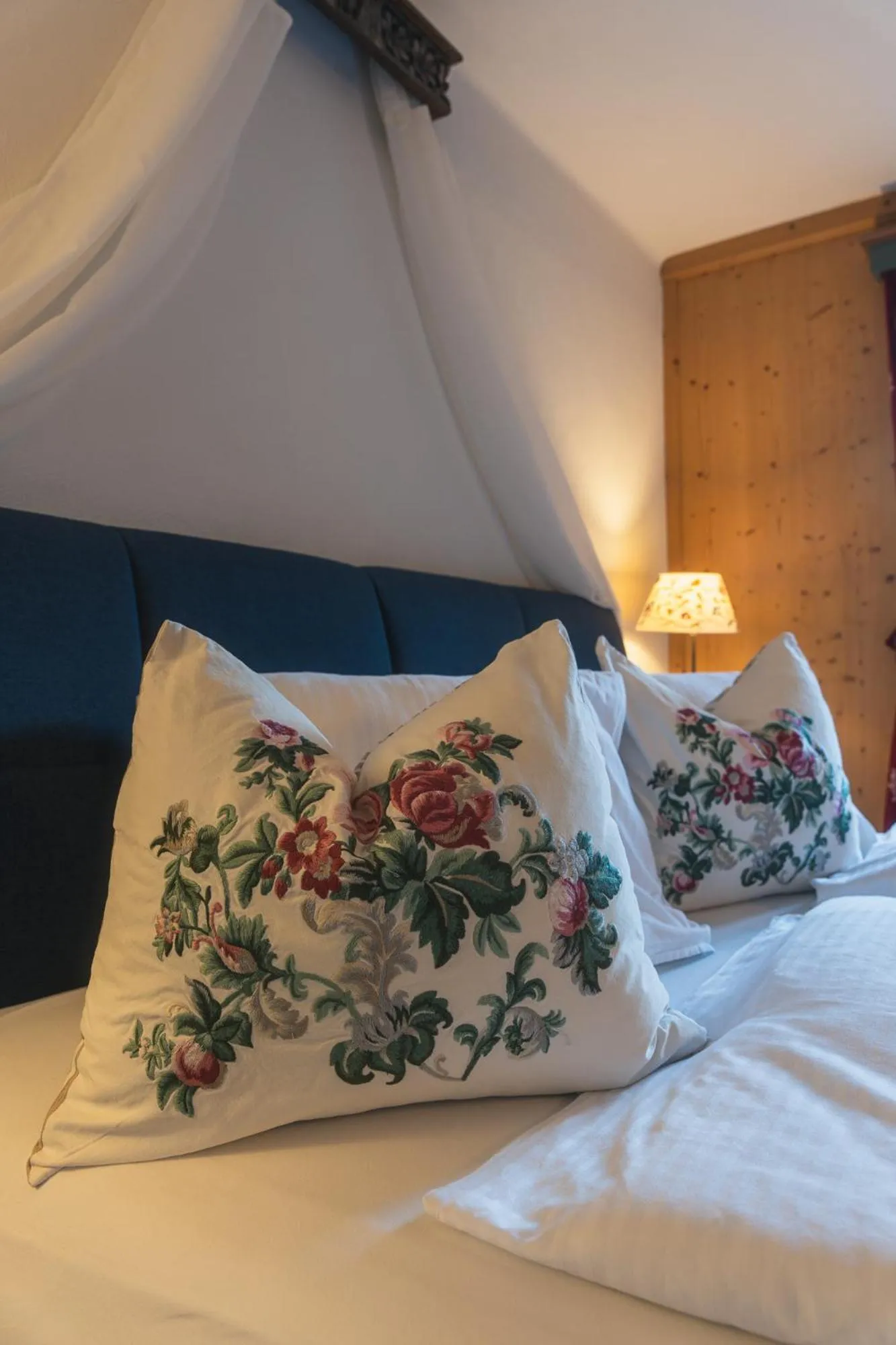 Bed in Hotel Schlosswirt