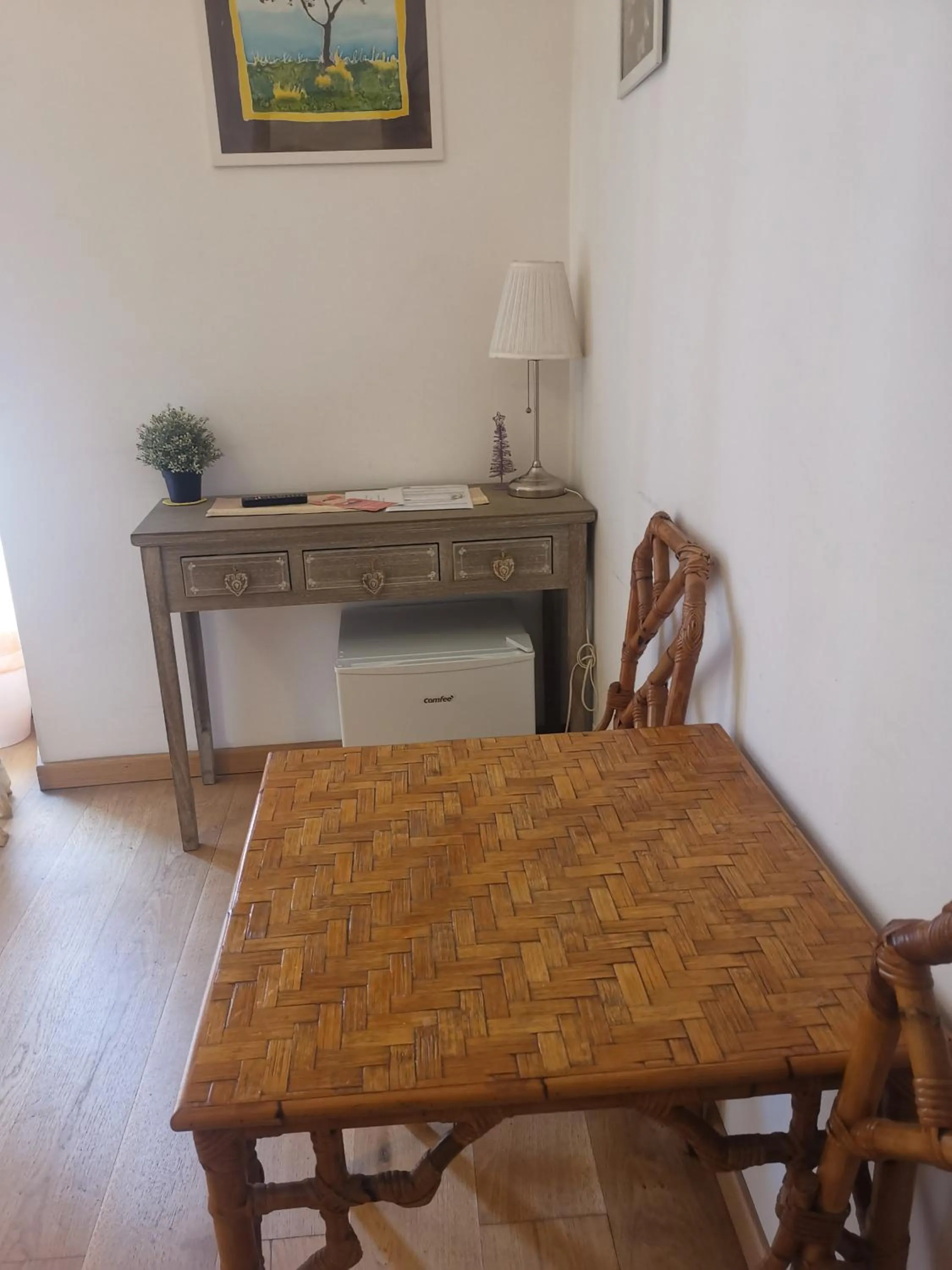 hair dresser in Home 103