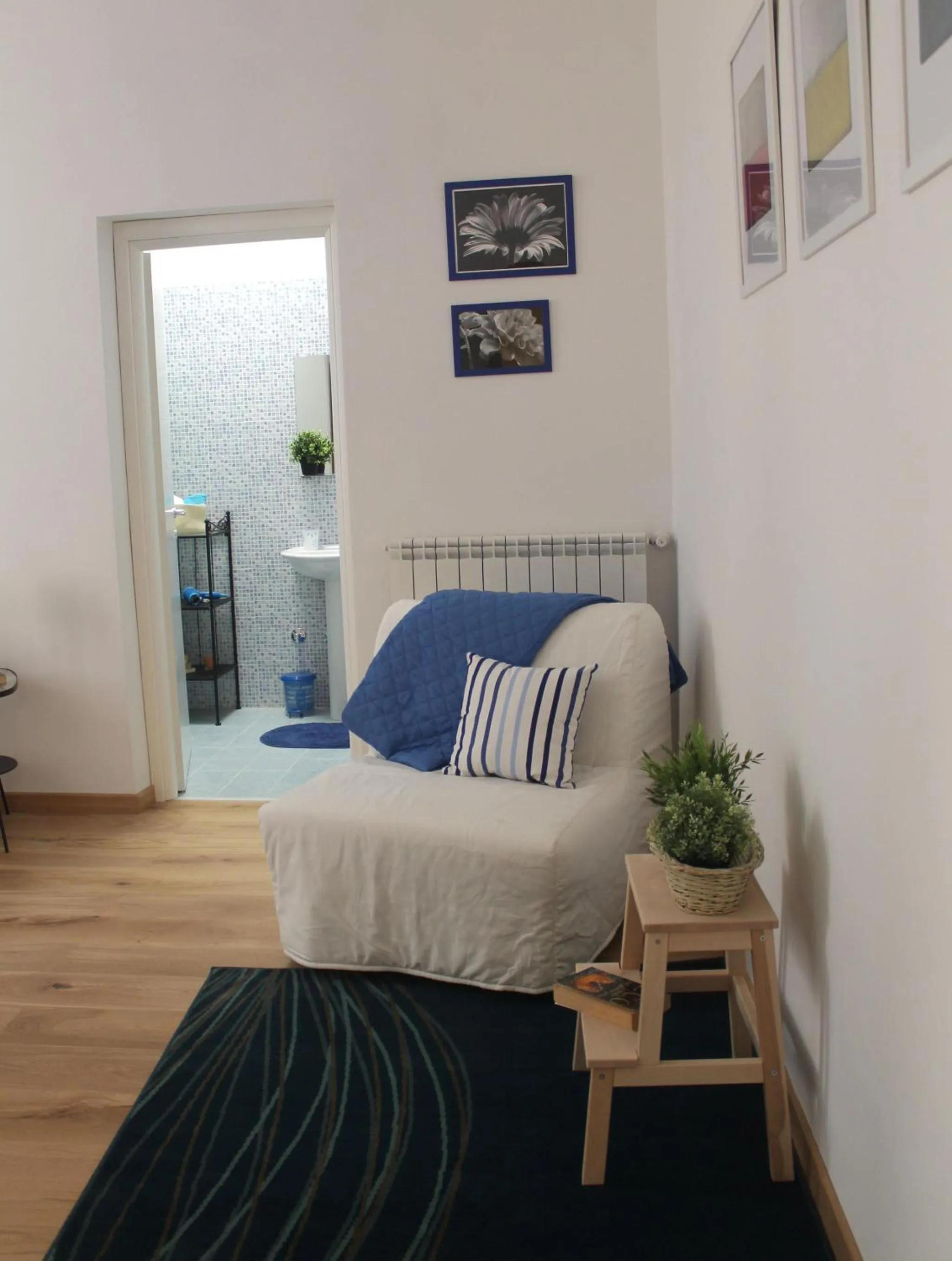 Decorative detail, Bed in Home 103