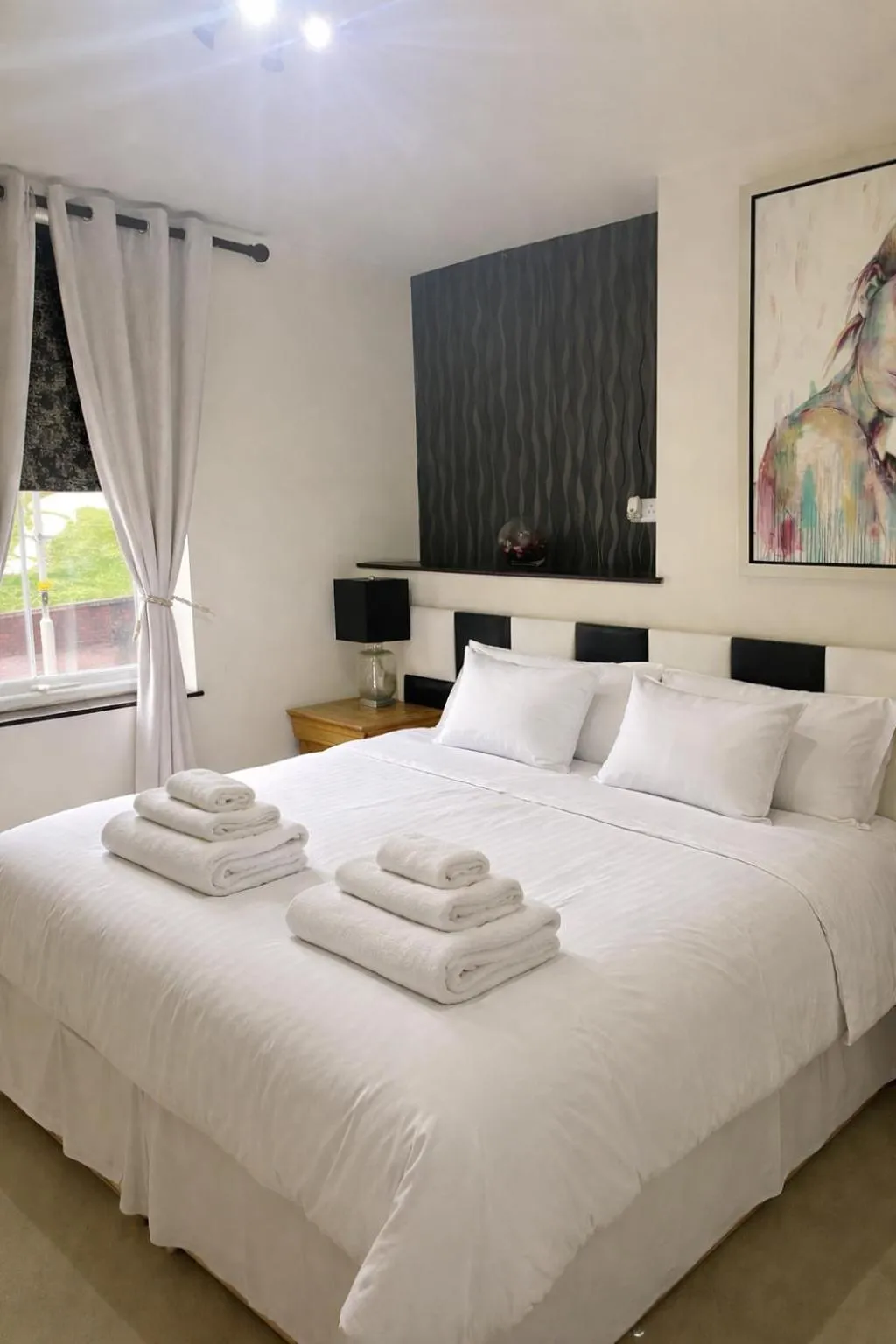 Photo of the whole room, Bed in Jasmine House