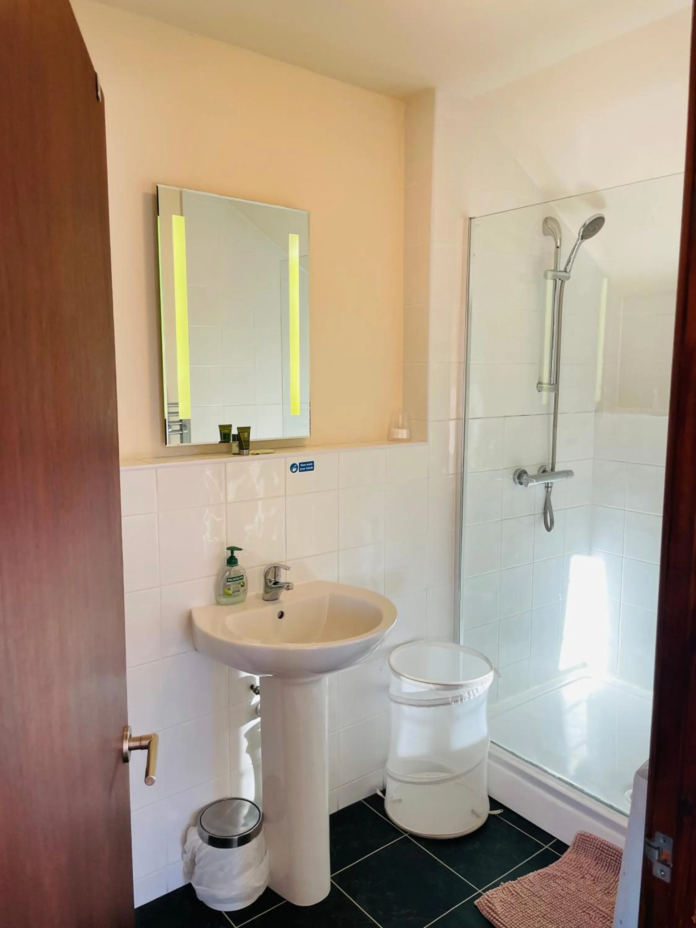 Shower in Jasmine House