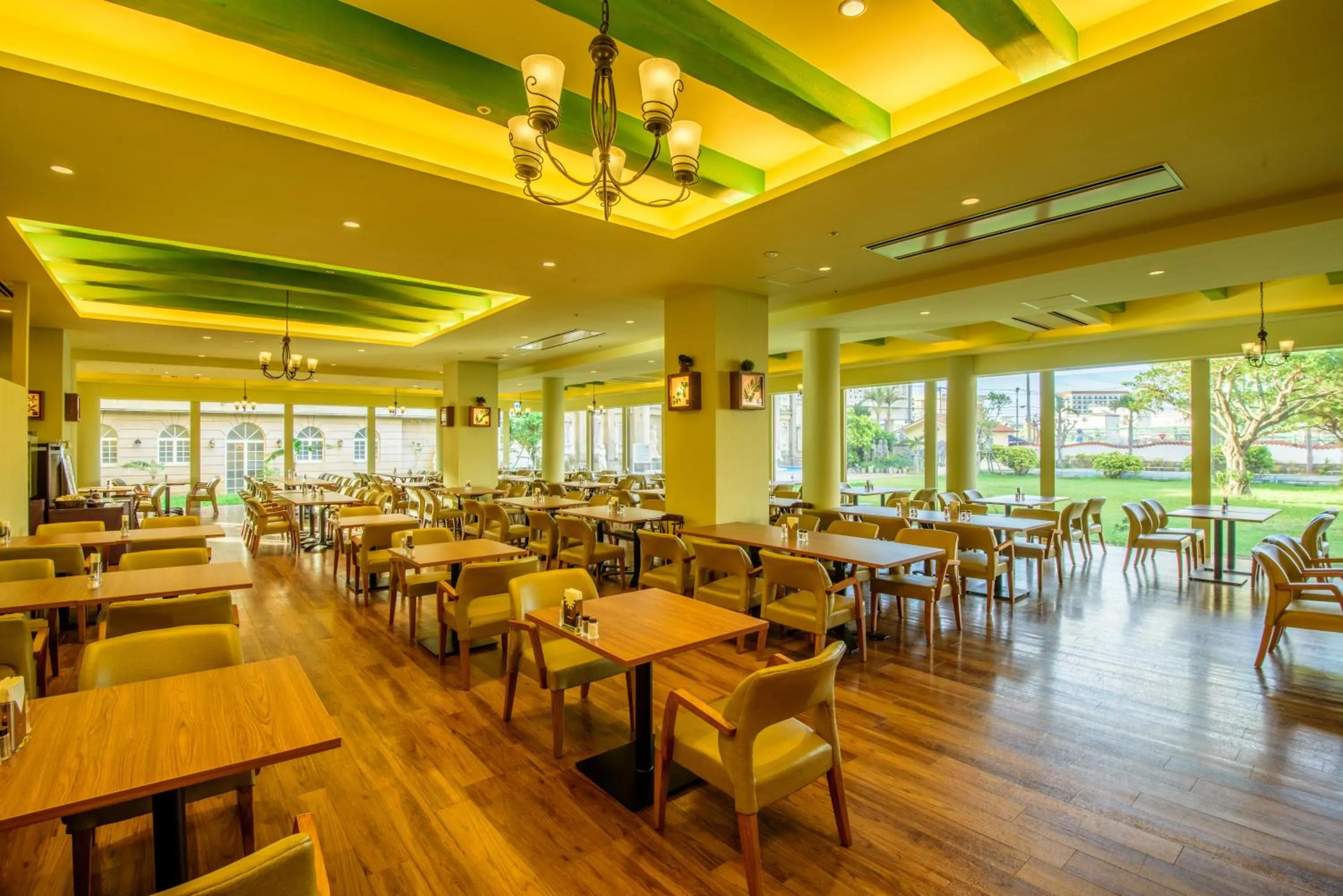 Restaurant/places to eat in Pacific Hotel Okinawa