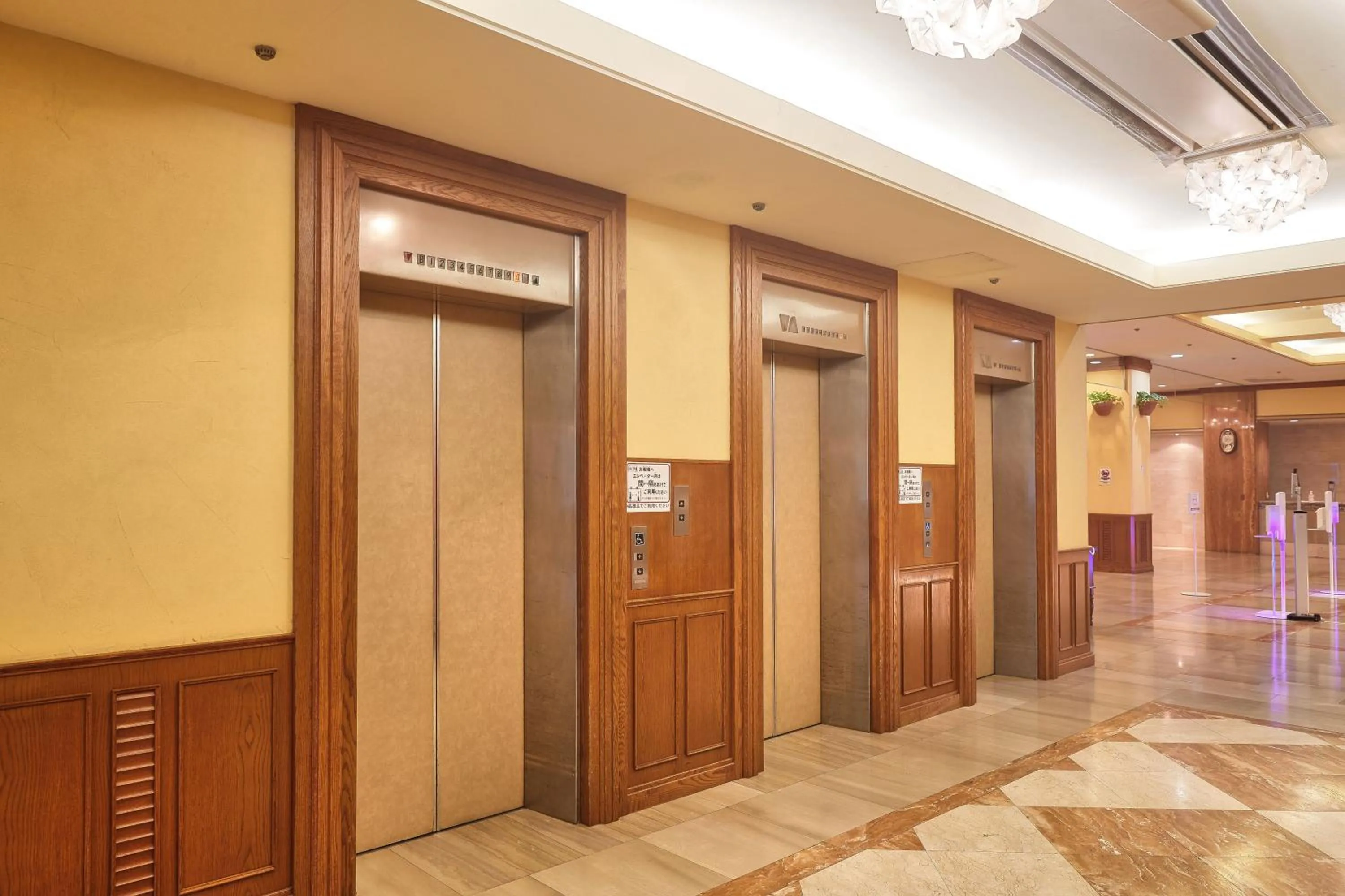 elevator in Pacific Hotel Okinawa