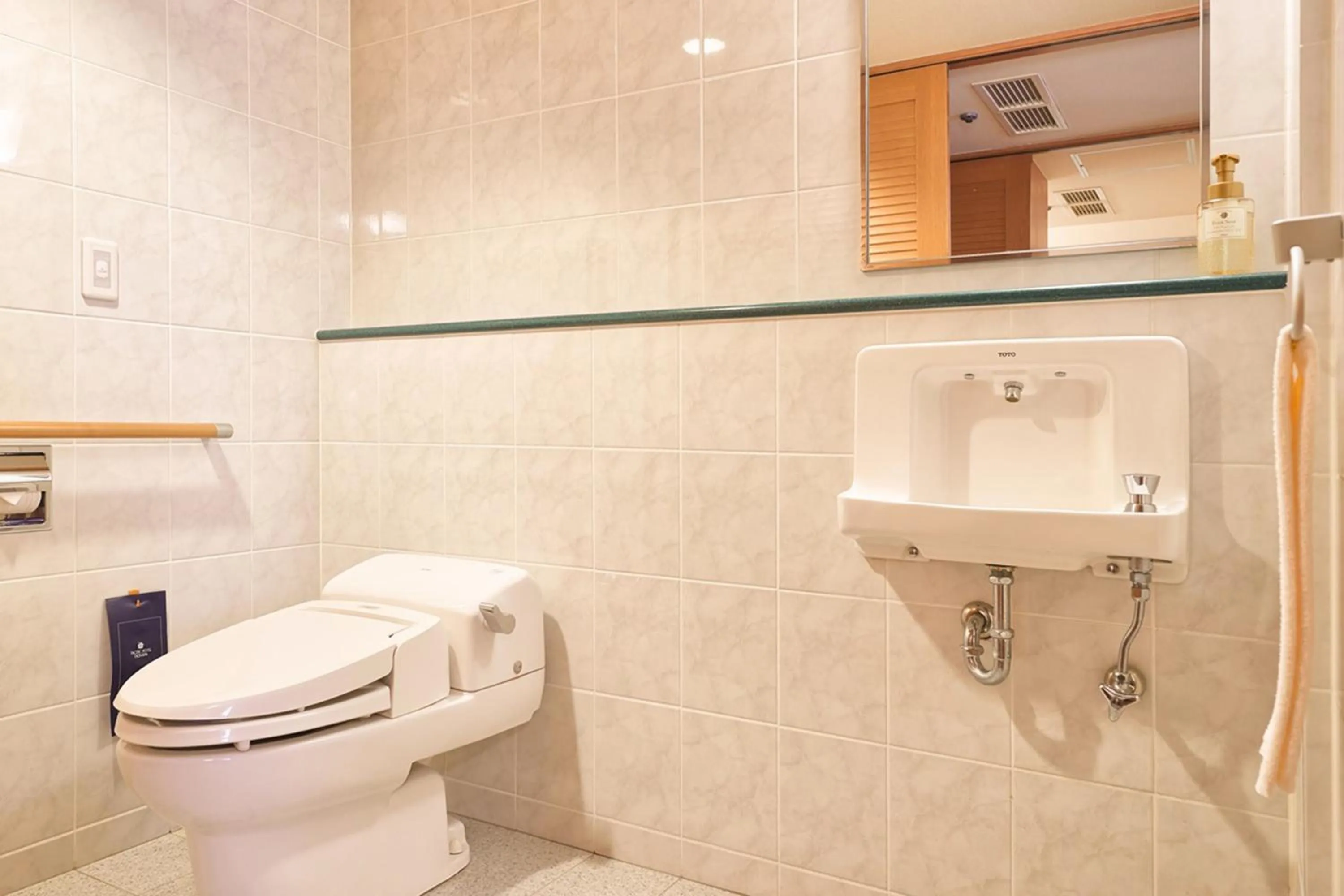 Toilet in Pacific Hotel Okinawa