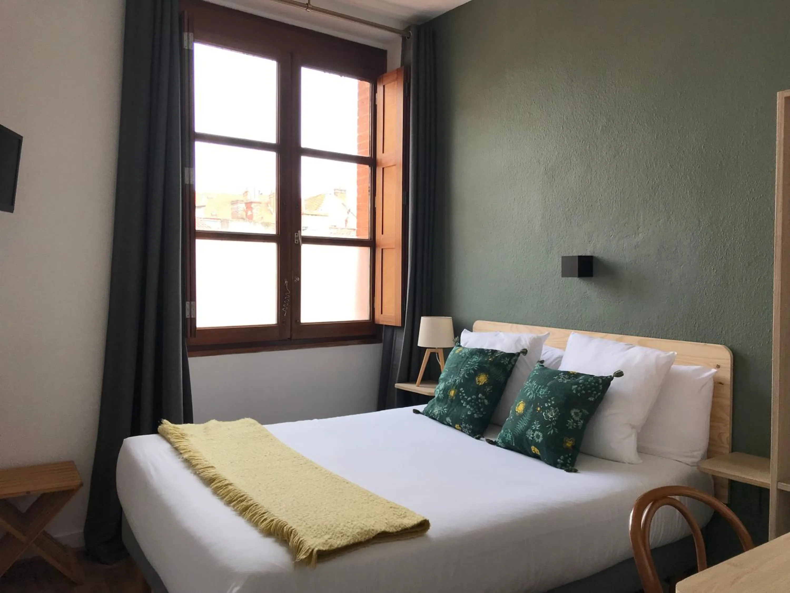 Bedroom, Bed in Hôtel Croix Baragnon