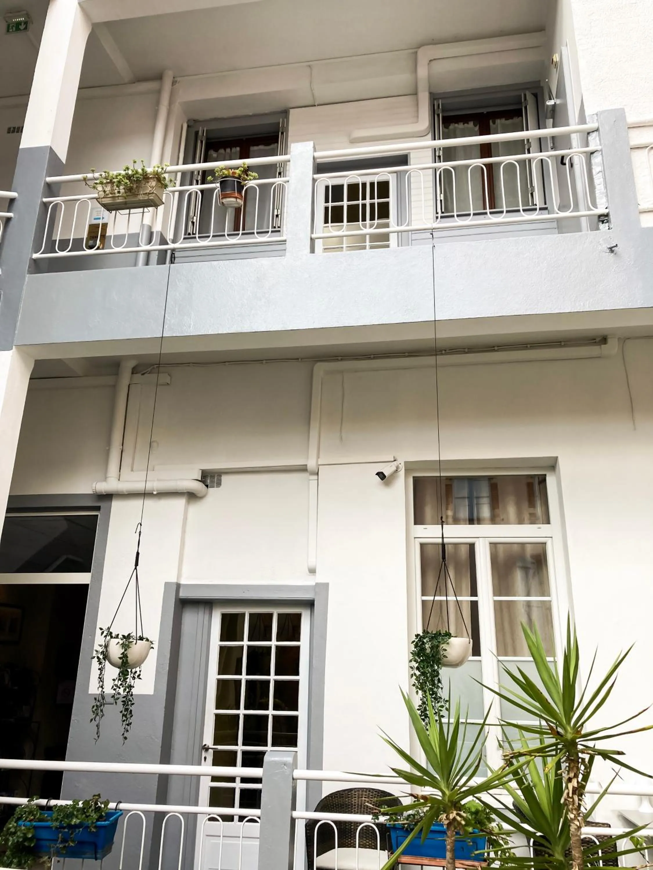 Facade/entrance in Hôtel Croix Baragnon