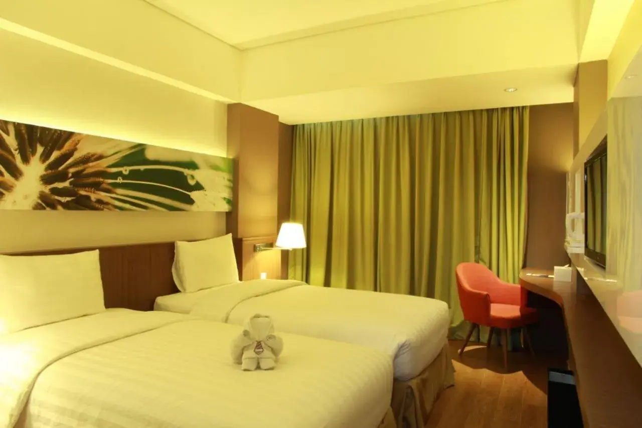 Special Offer - Meal Package at Superior Twin Room in Soll Marina Hotel Serpong Special Offer - Meal Package at Superior Twin Room in Soll Marina Hotel Serpong