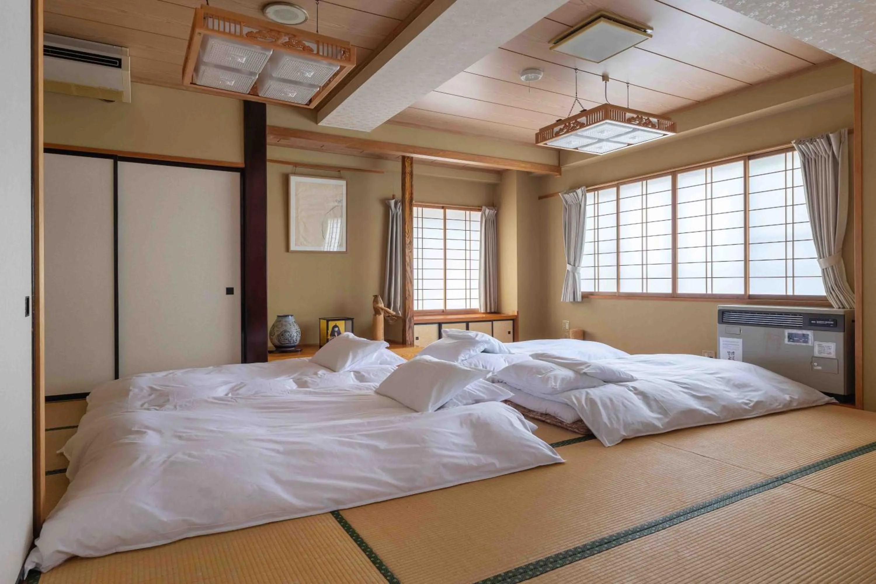 Bedroom, Bed in Elizabeth