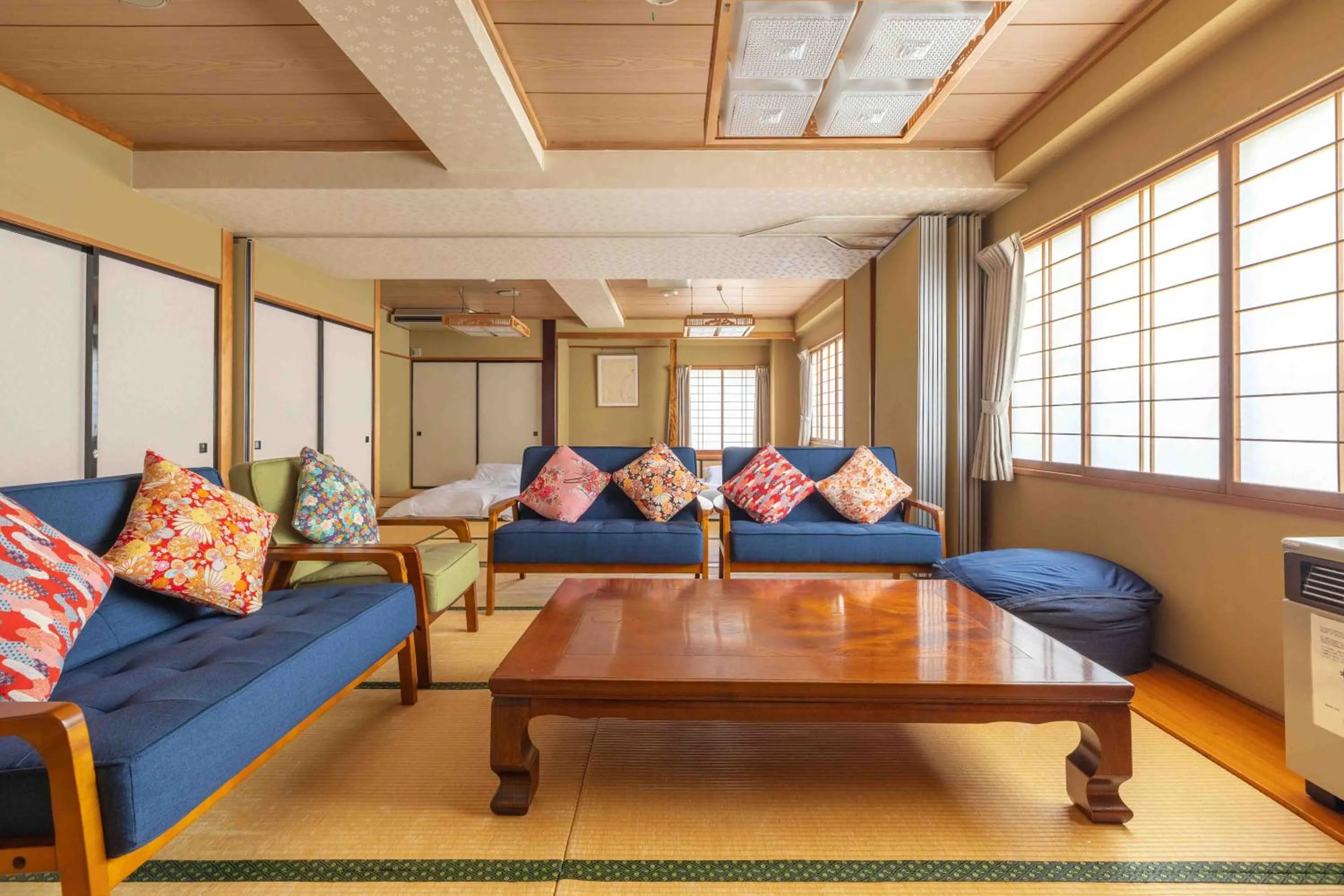 Seating area in Elizabeth