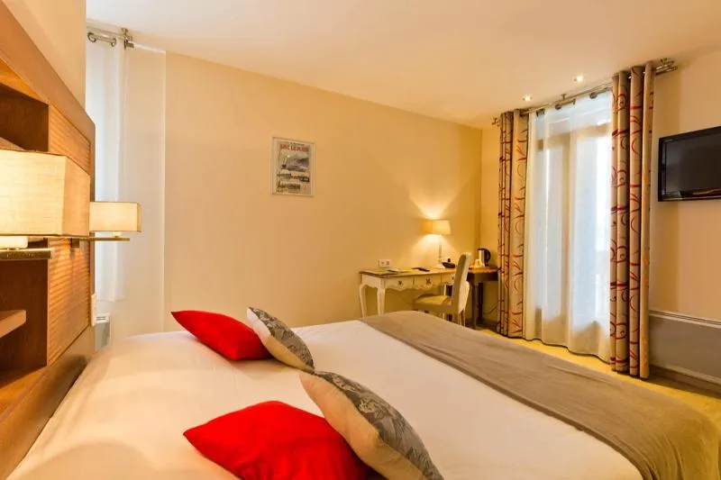 Day, Bed in Hôtel De La Plage