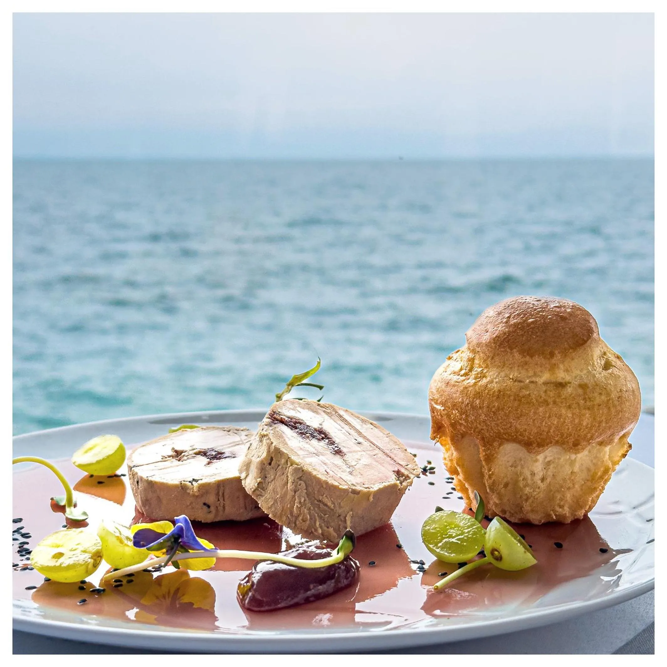 Lunch in Hôtel De La Plage