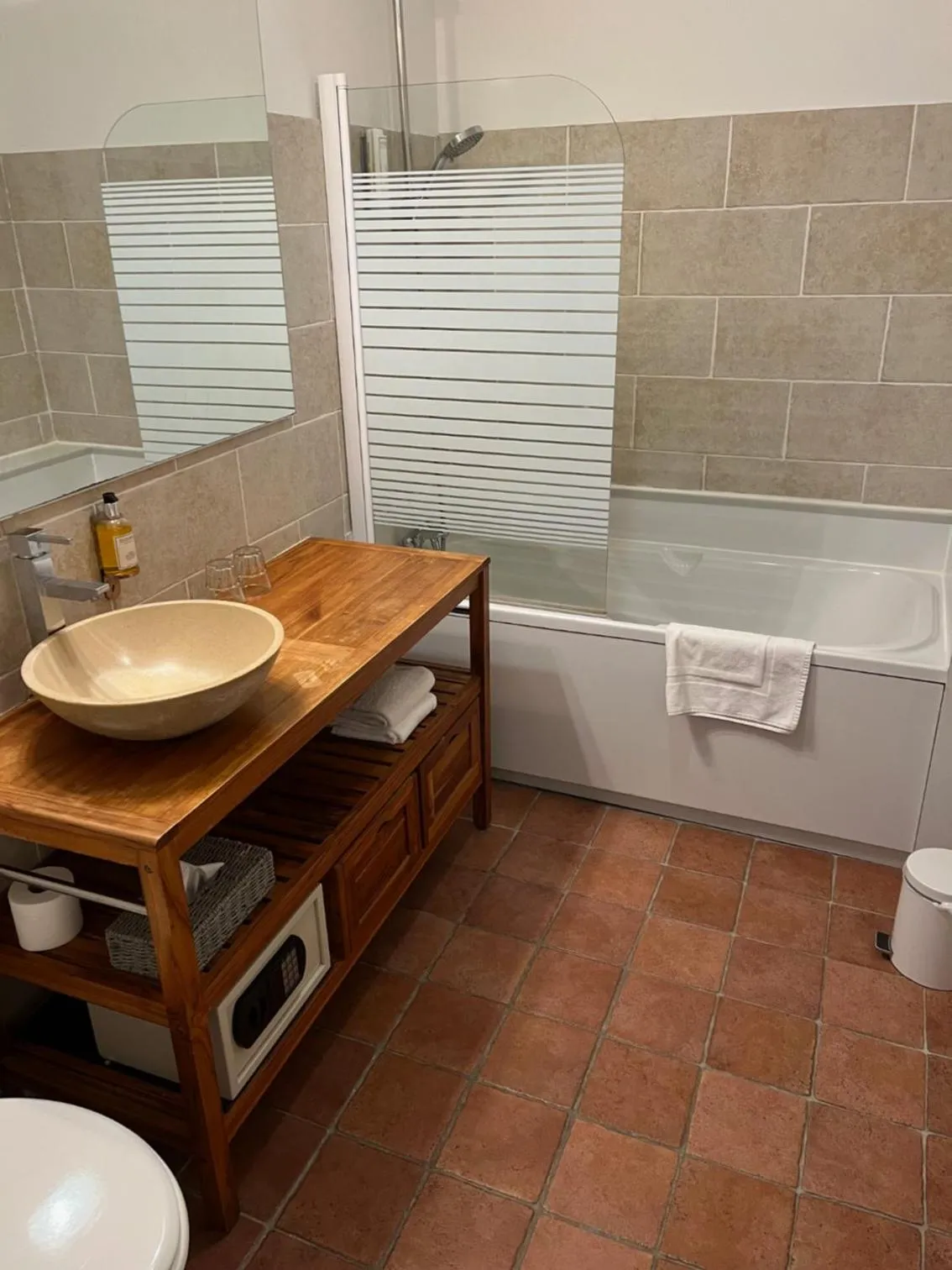 Bathroom in Logis Hôtel La Sommellerie