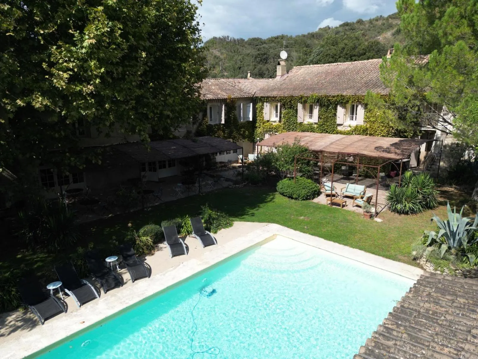 Property building in Logis Hôtel La Sommellerie