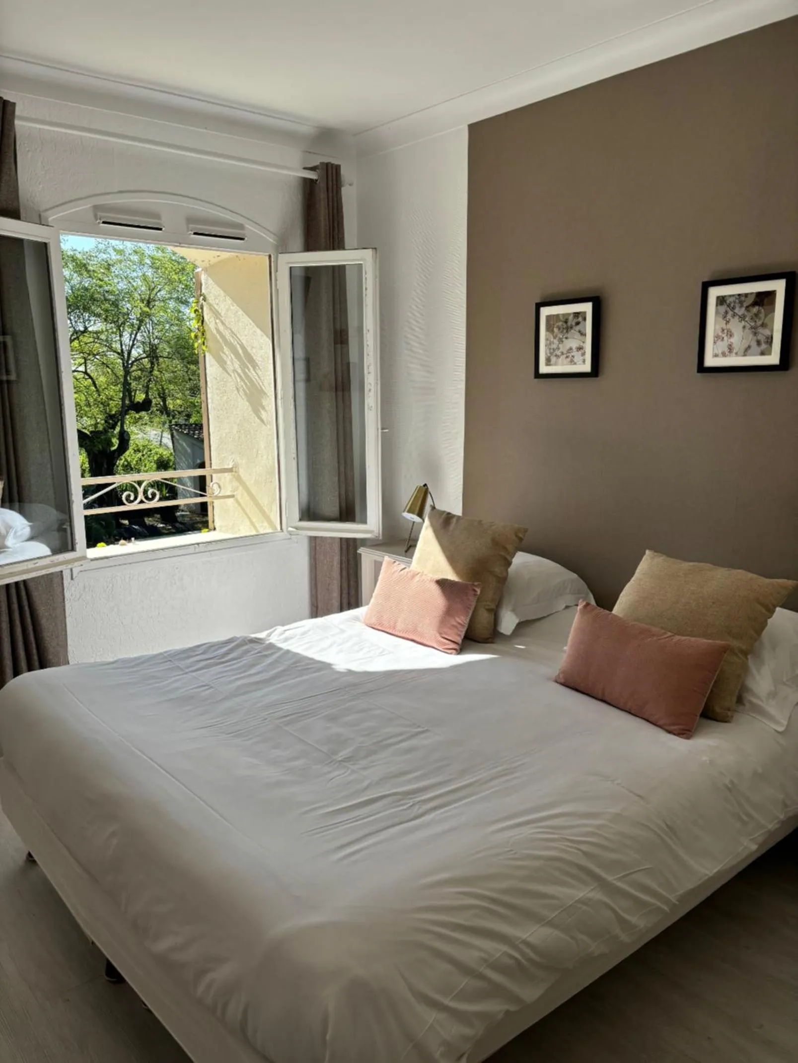 View (from property/room), Bed in Logis Hôtel La Sommellerie