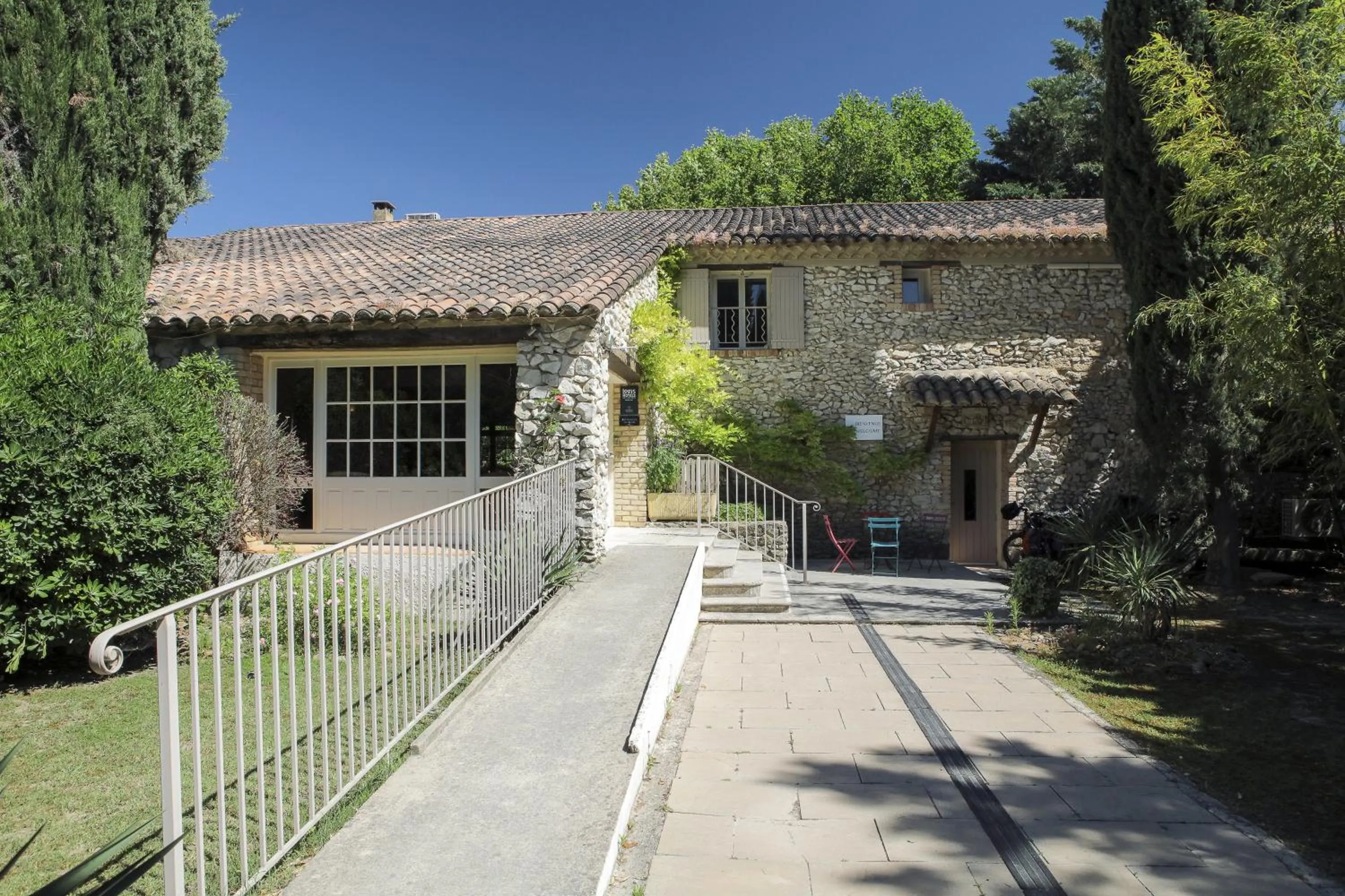 Property building in Logis Hôtel La Sommellerie