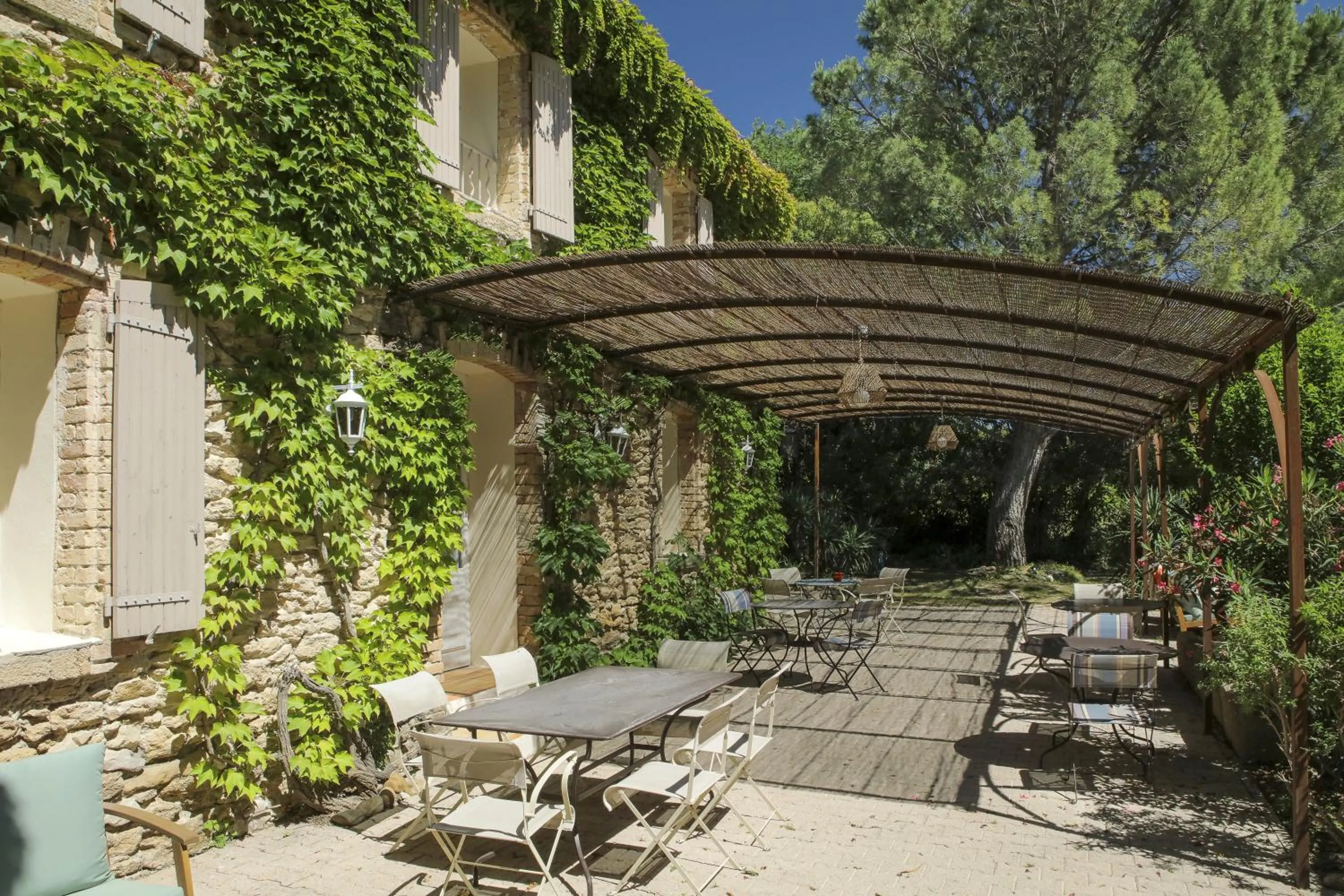 Patio in Logis Hôtel La Sommellerie