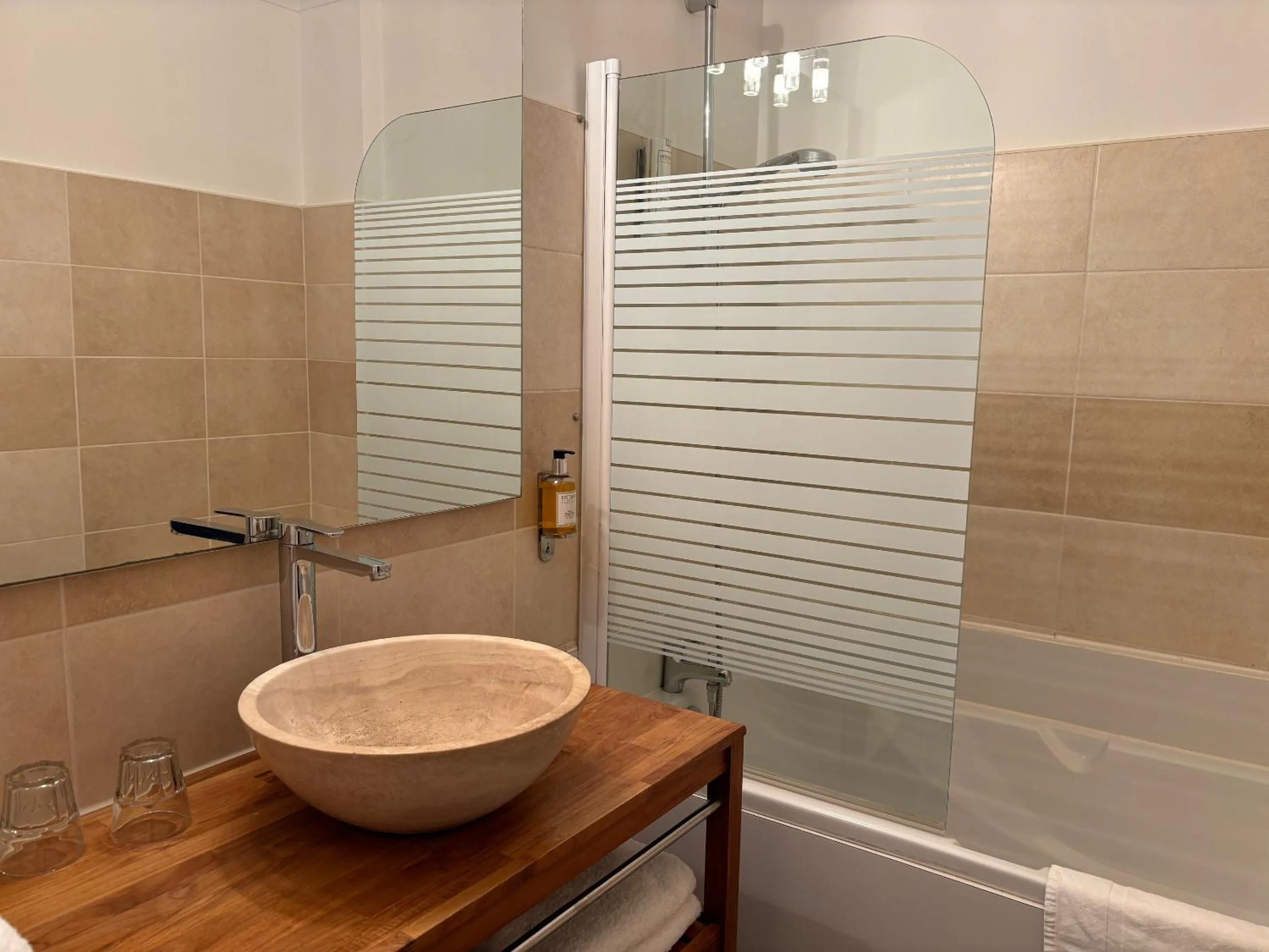 Bathroom in Logis Hôtel La Sommellerie