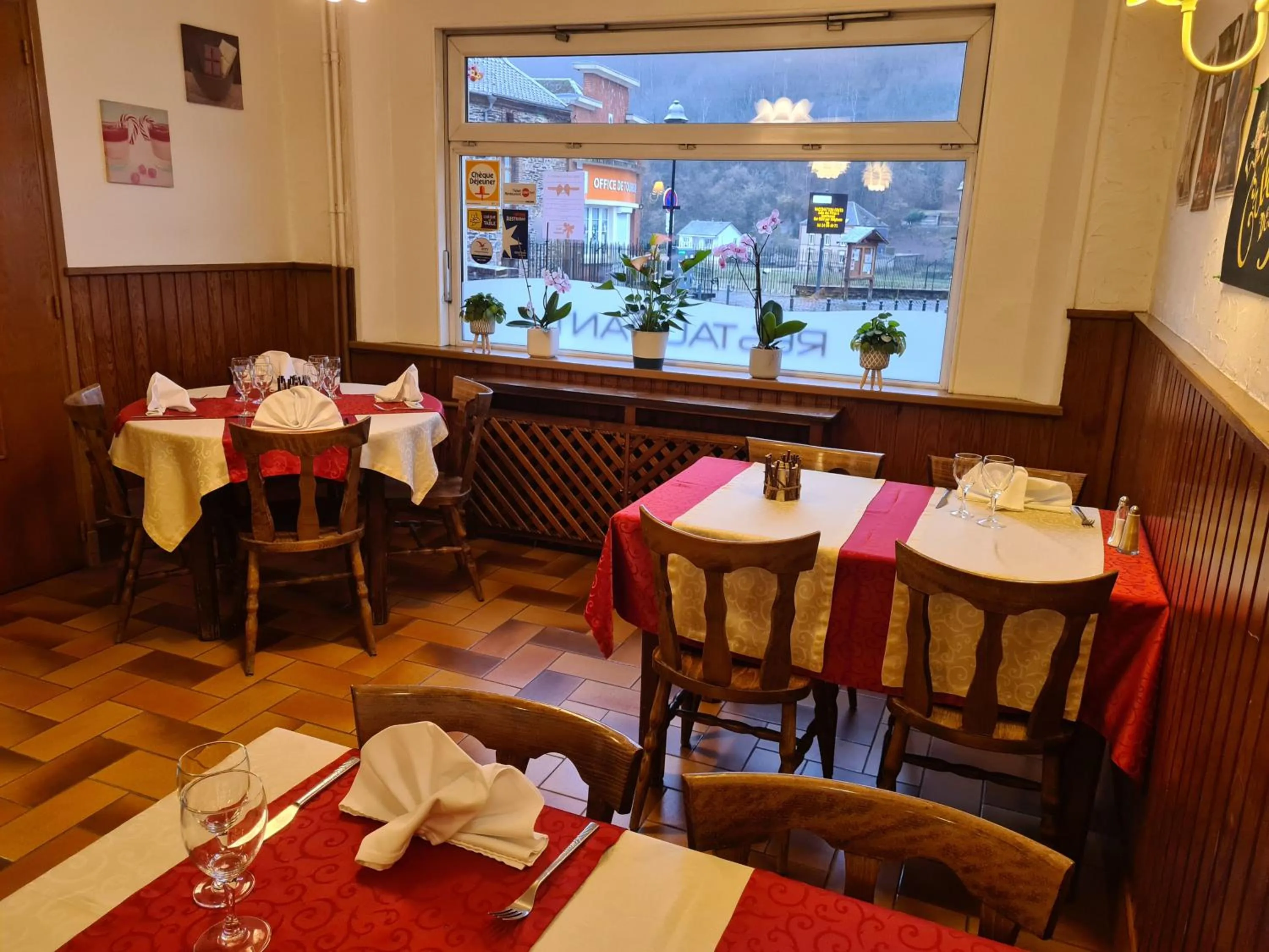 Restaurant/places to eat in Logis Hôtel Restaurant Le Franco Belge