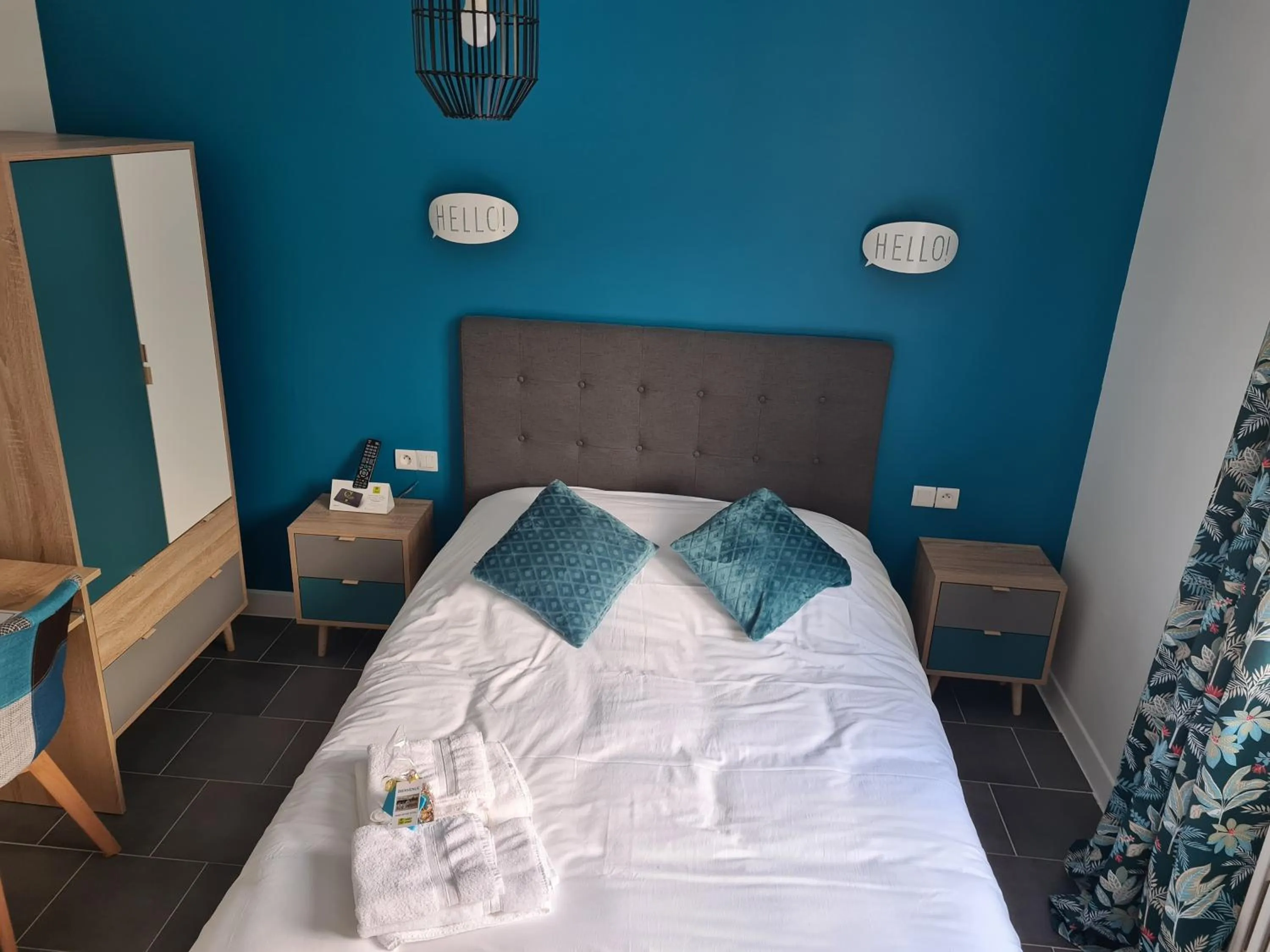 Bedroom, Bed in Logis Hôtel Restaurant Le Franco Belge