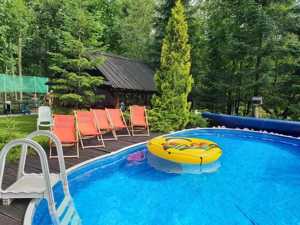 Swimming pool in Willa Limba