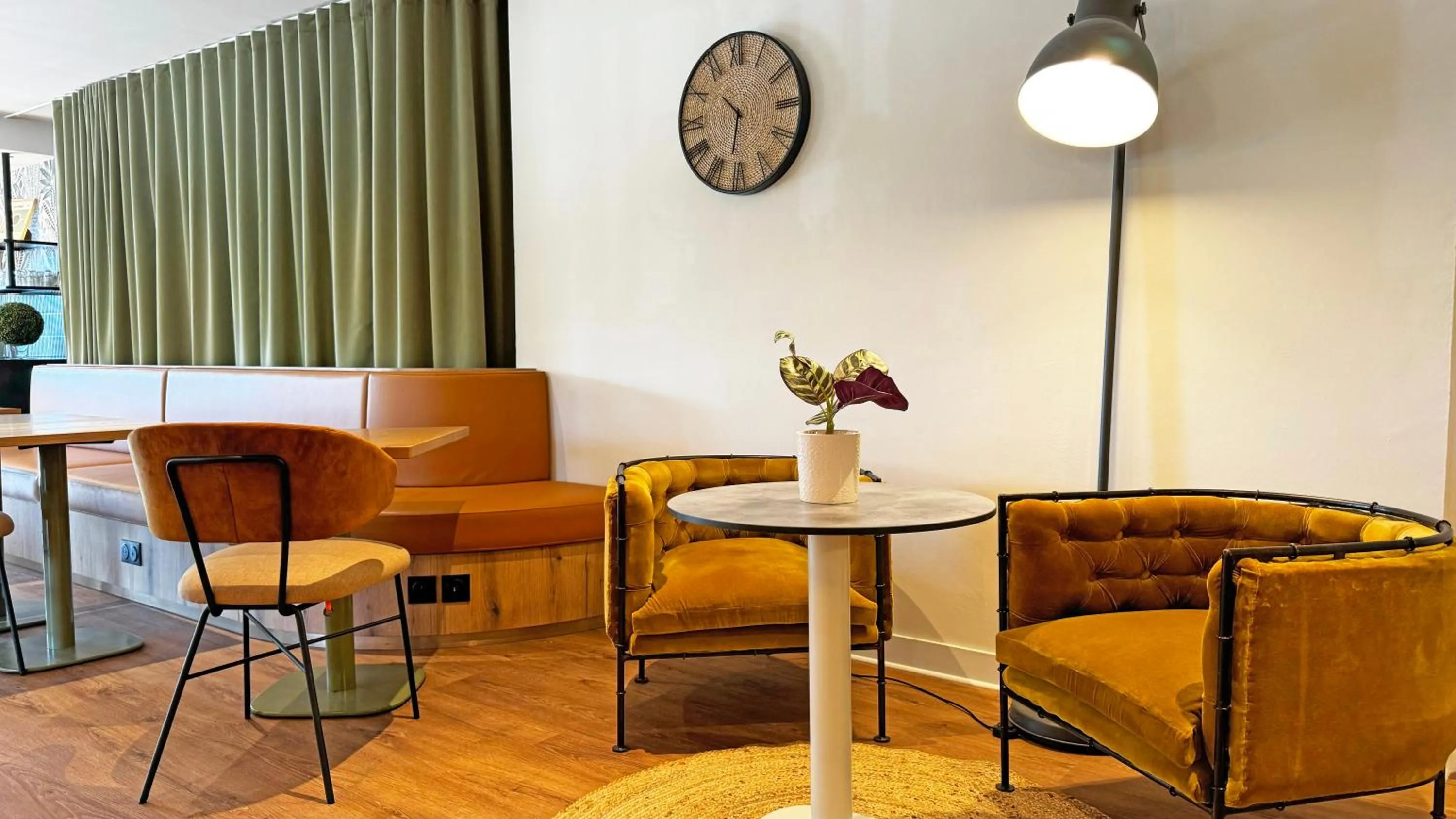 Property building in Best Western Bourgoin Jallieu