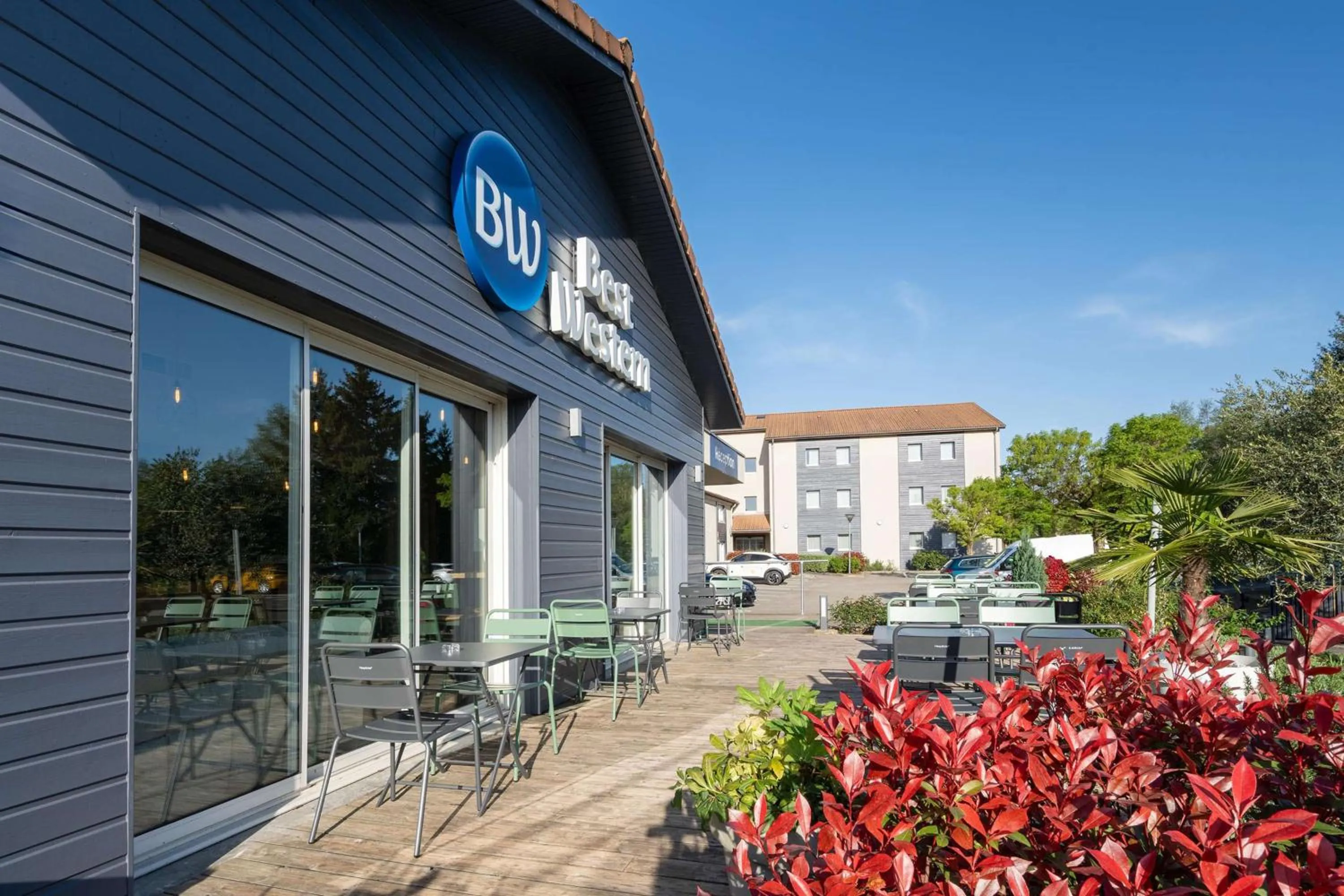 Property building in Best Western Bourgoin Jallieu