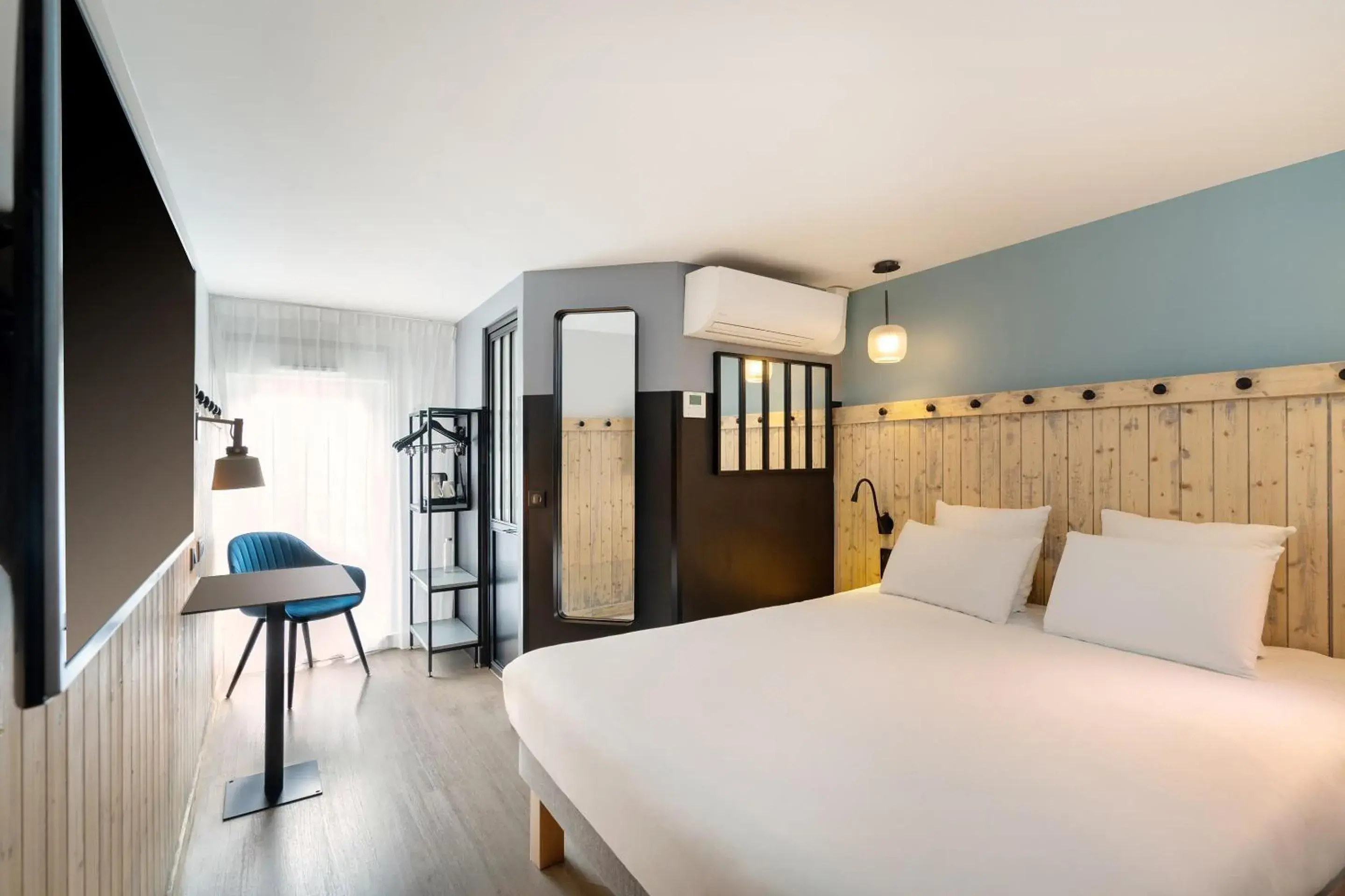 Standard Queen Room - Non-Smoking in Kyriad Bourgoin-Jallieu Standard Queen Room - Non-Smoking in Kyriad Bourgoin-Jallieu