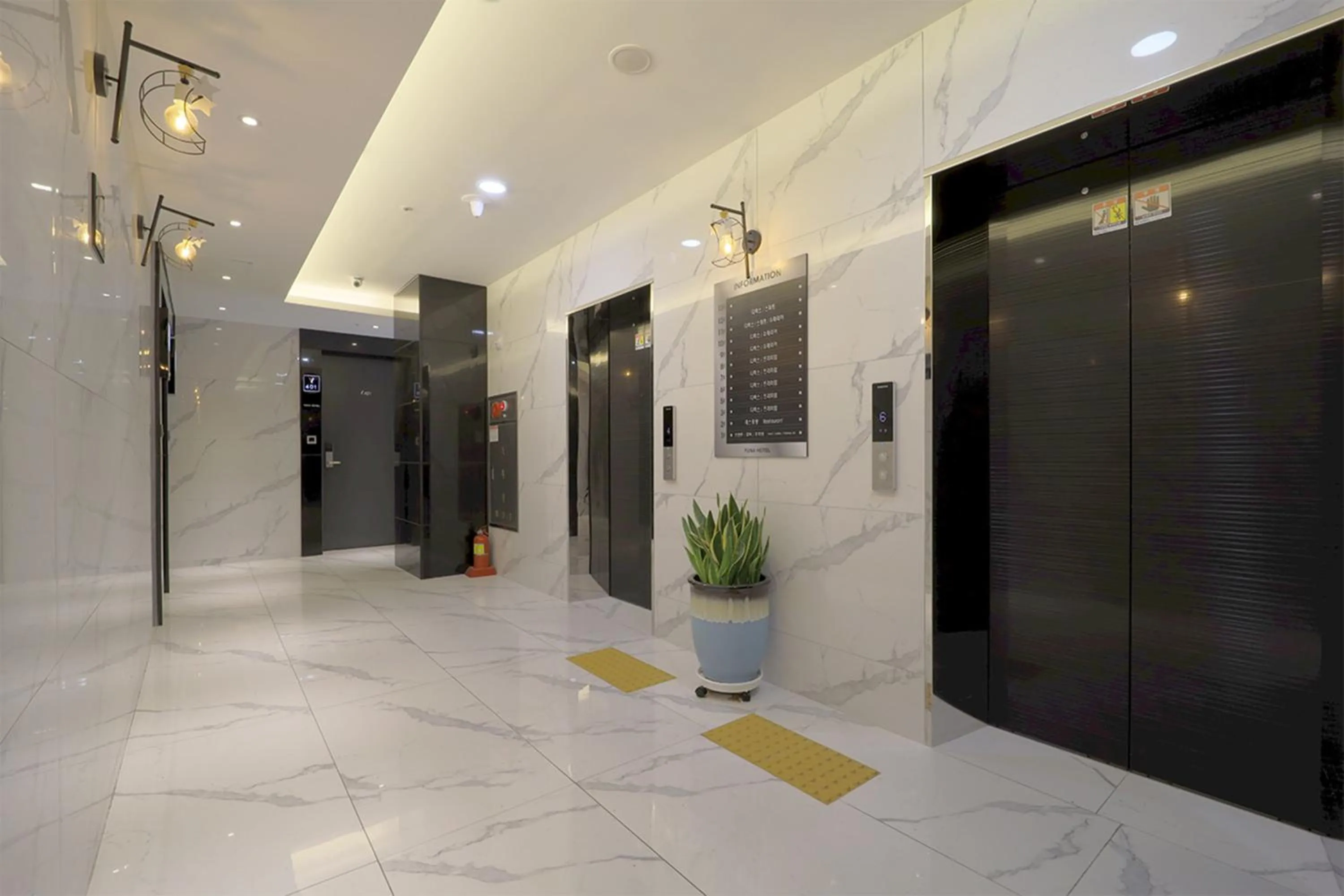 Property building in HOTEL YUNA Business