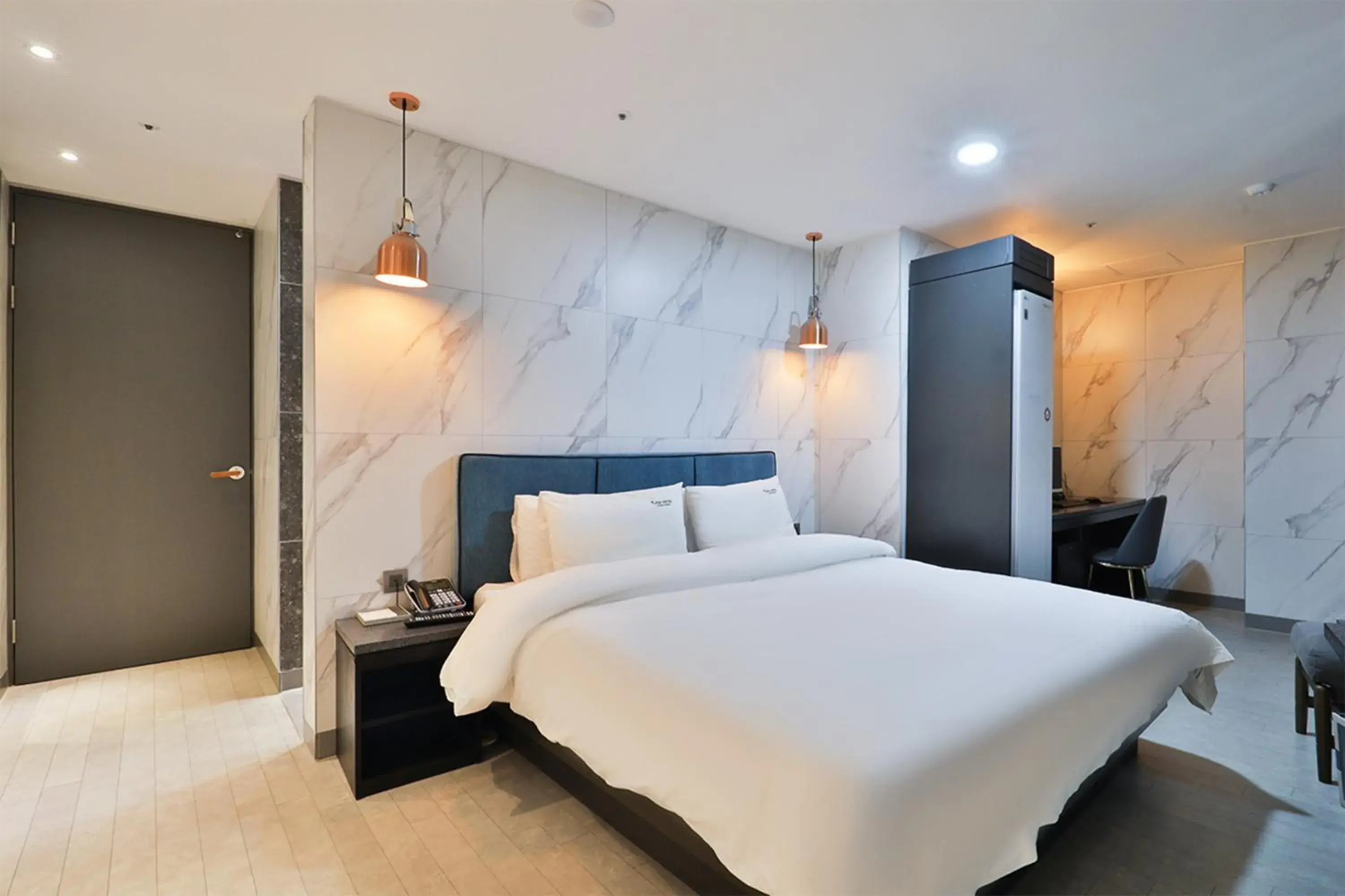 Superior Double Room with City View in HOTEL YUNA Business Superior Double Room with City View in HOTEL YUNA Business