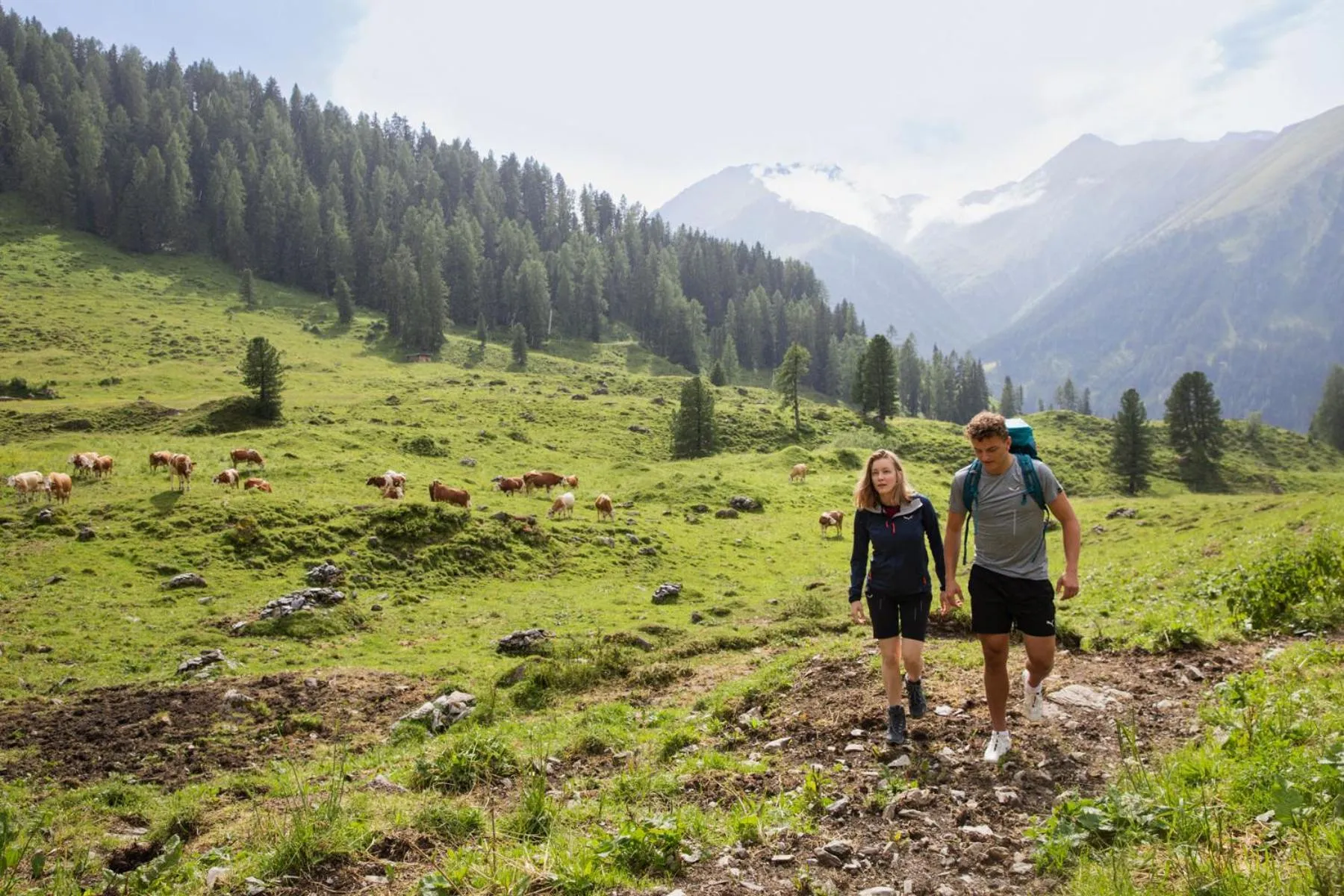 People in Berggasthaus Höllensteinhütte