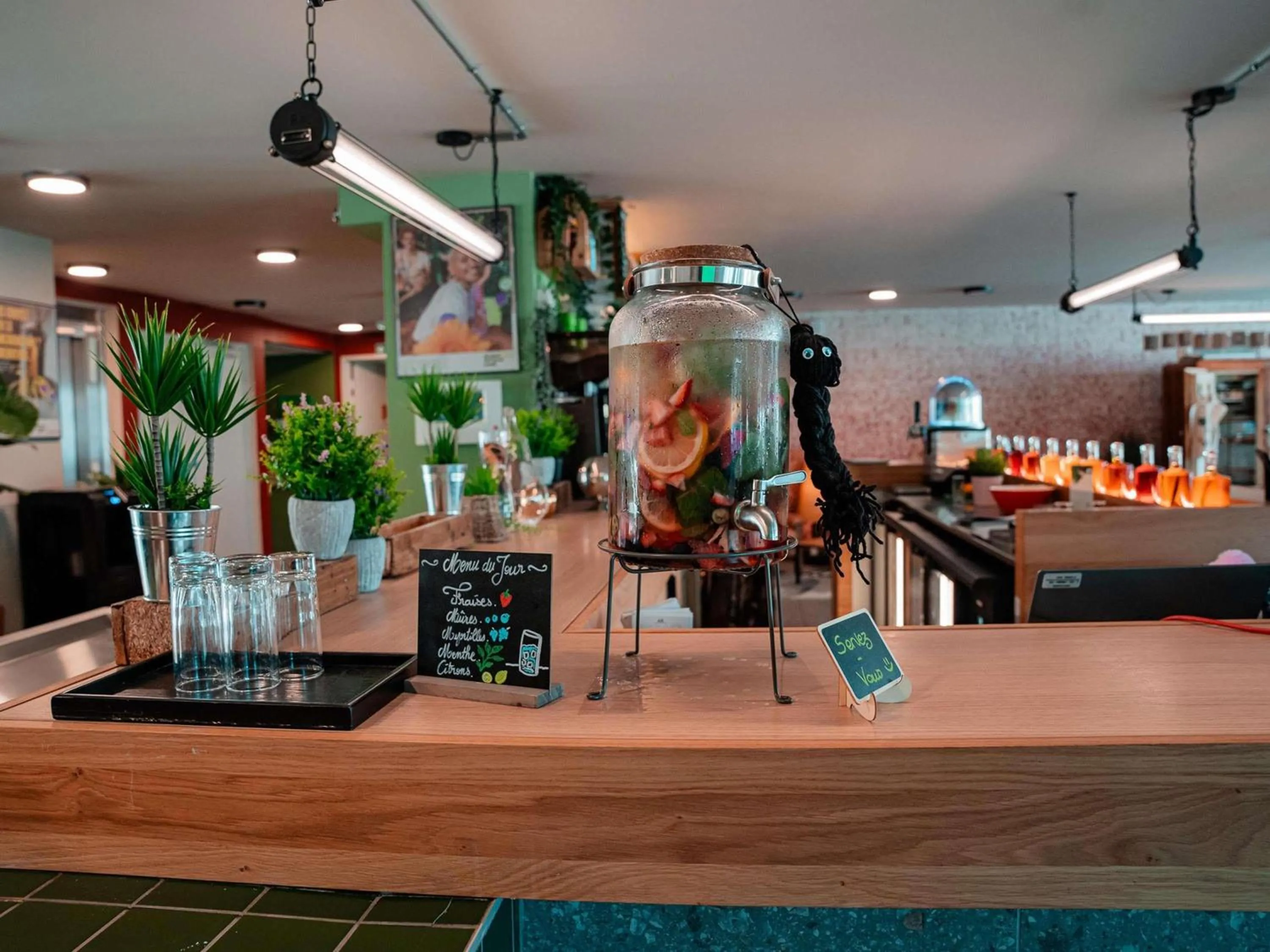 Lounge or bar in Greet hôtel Montpellier Aéroport Parc des Expos