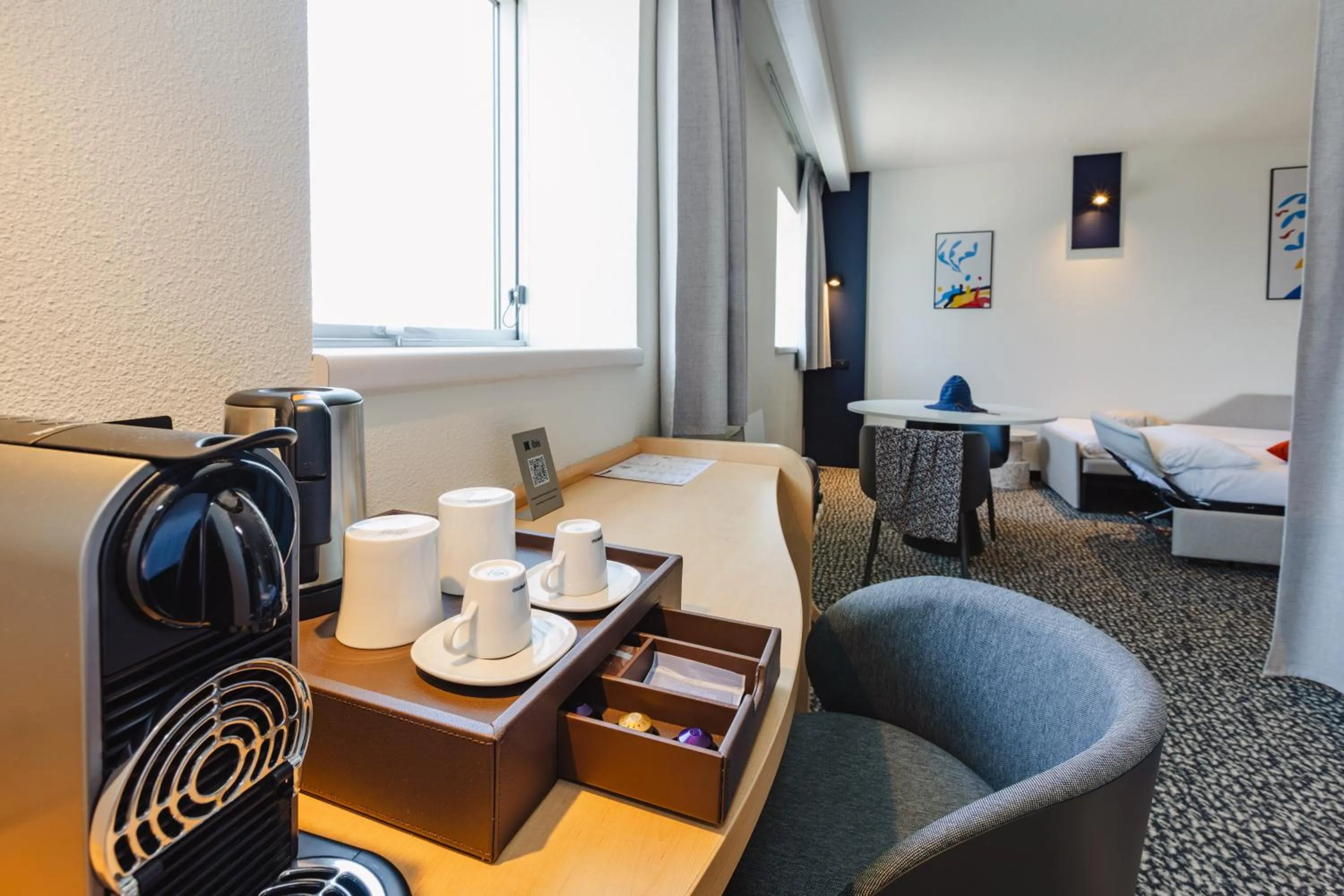 Living room, Bed in Hotel ibis Rennes Centre Gare Sud