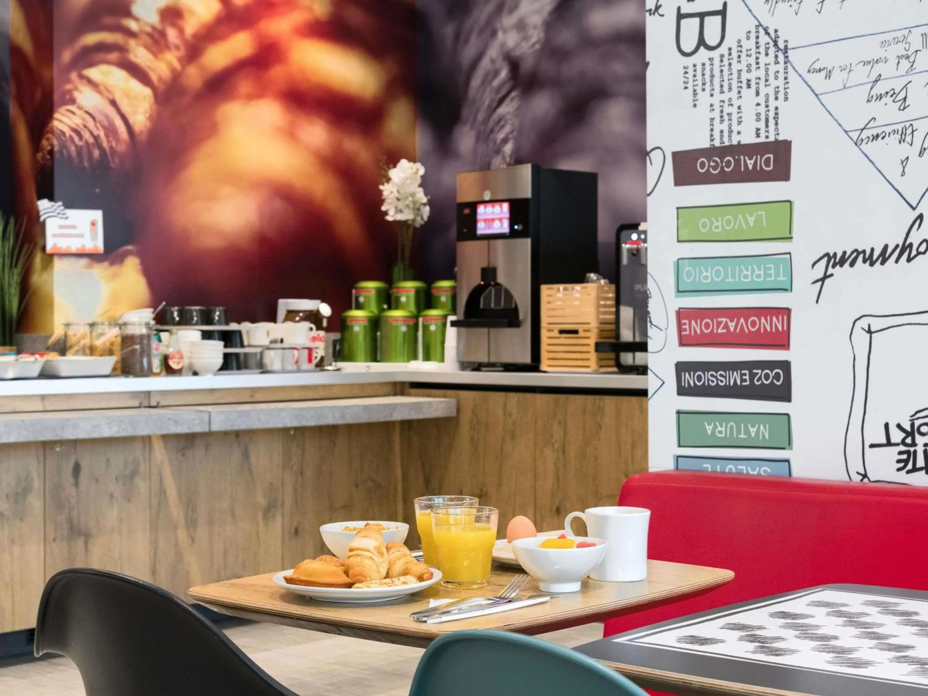 Breakfast in Hotel ibis Rennes Centre Gare Sud