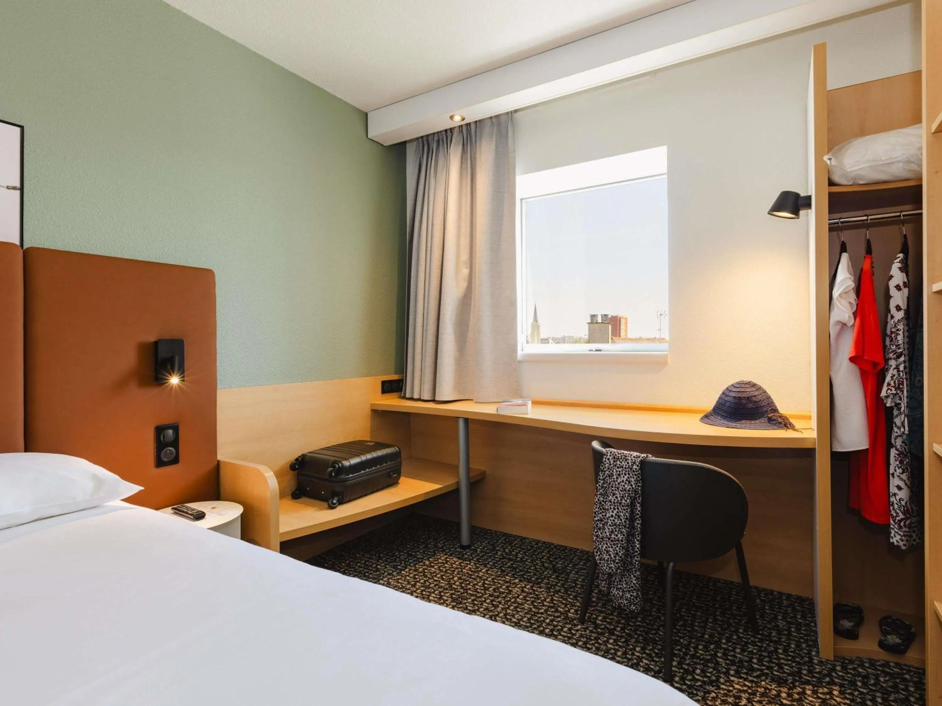 Bedroom, Bed in Hotel ibis Rennes Centre Gare Sud