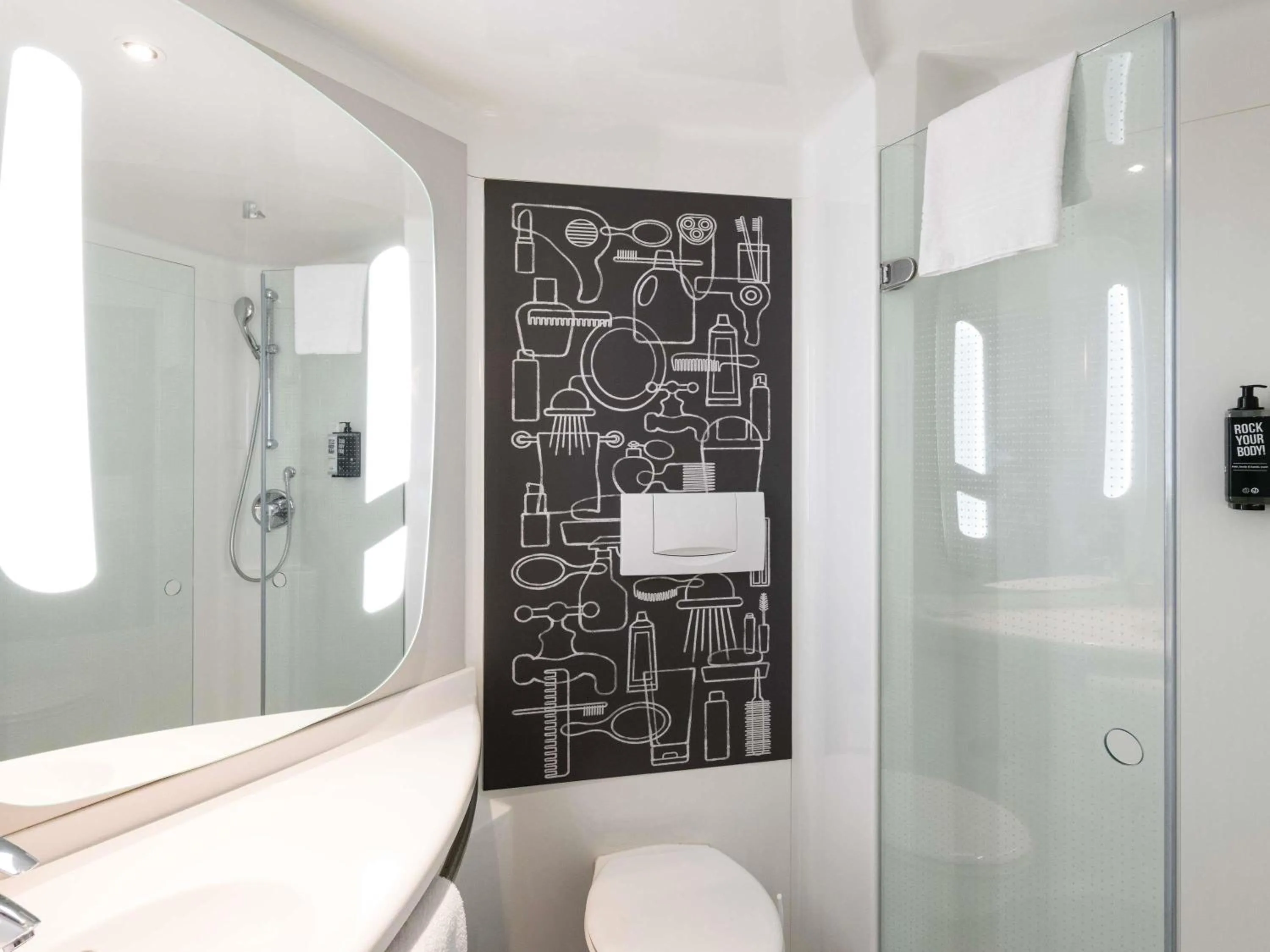 Bedroom in Hotel ibis Rennes Centre Gare Sud